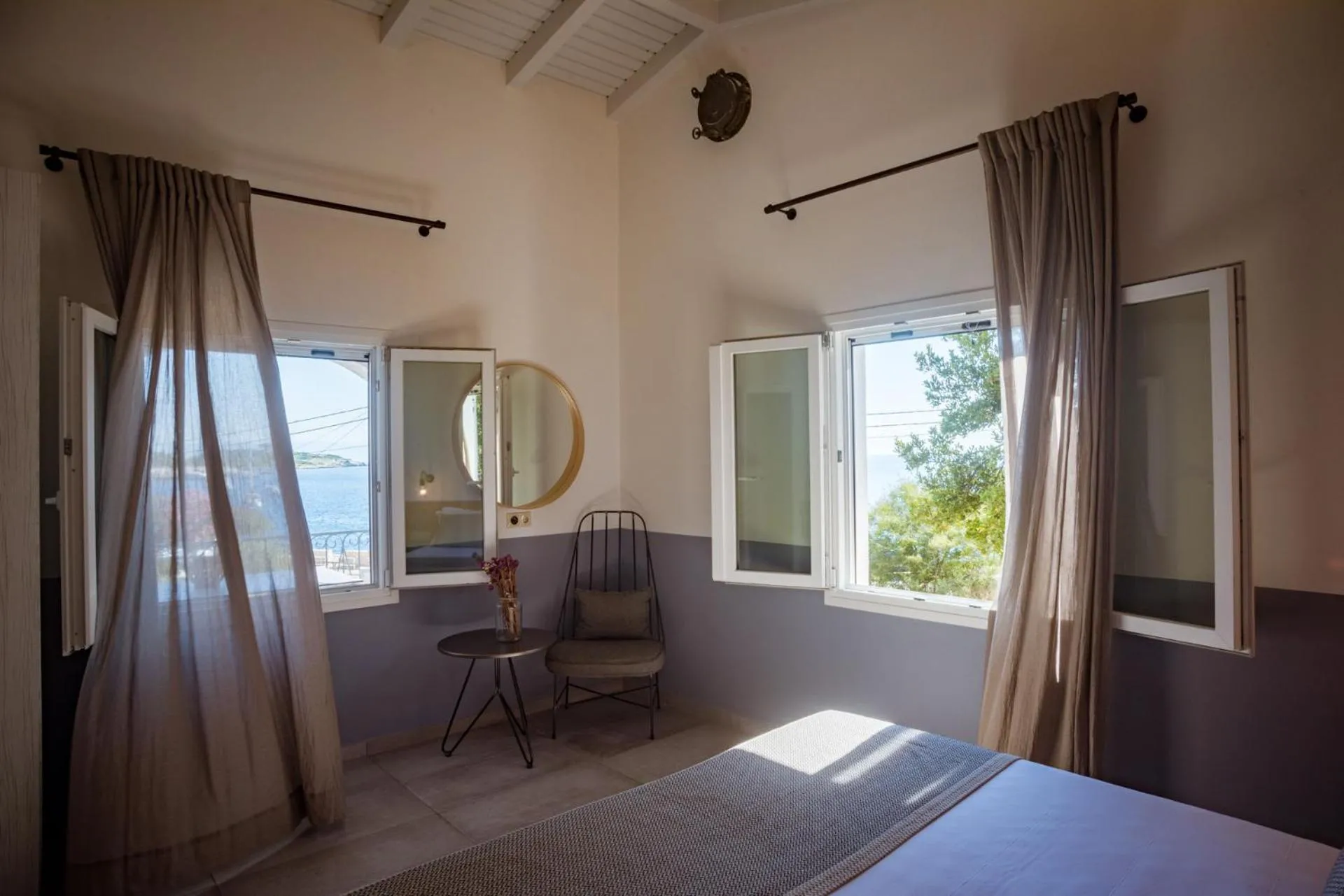 Bed in Avali luxury houses