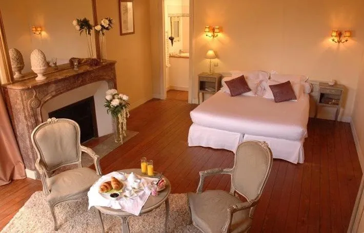 Property building, Bed in Domaine de Bel Air