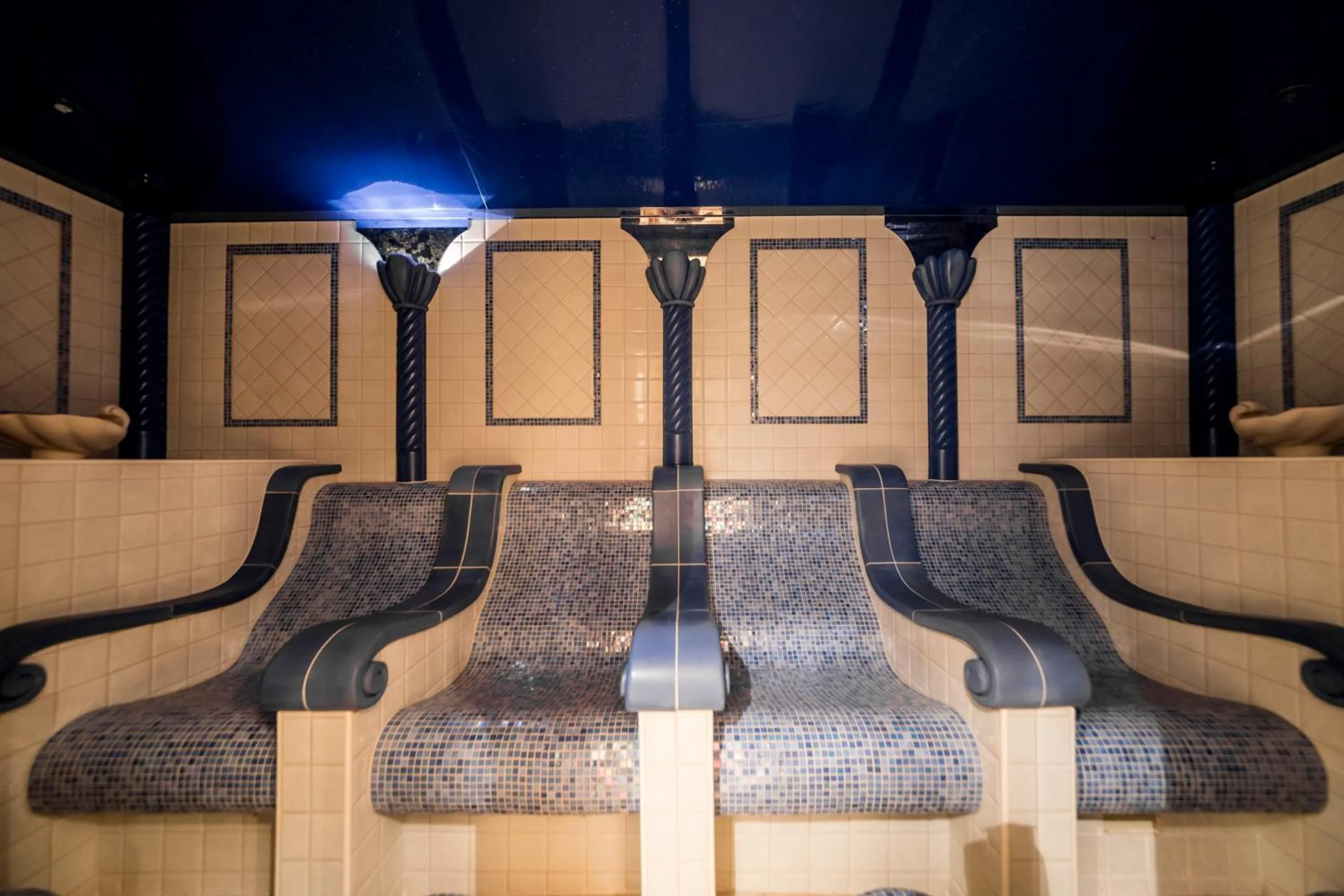 Swimming pool in Hotel Genziana