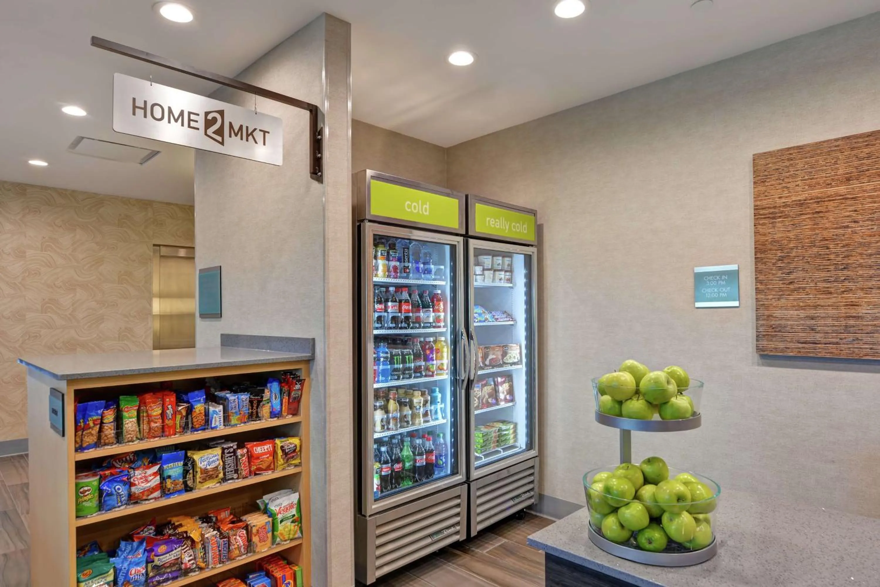 On-site shops in Home2 Suites by Hilton La Porte