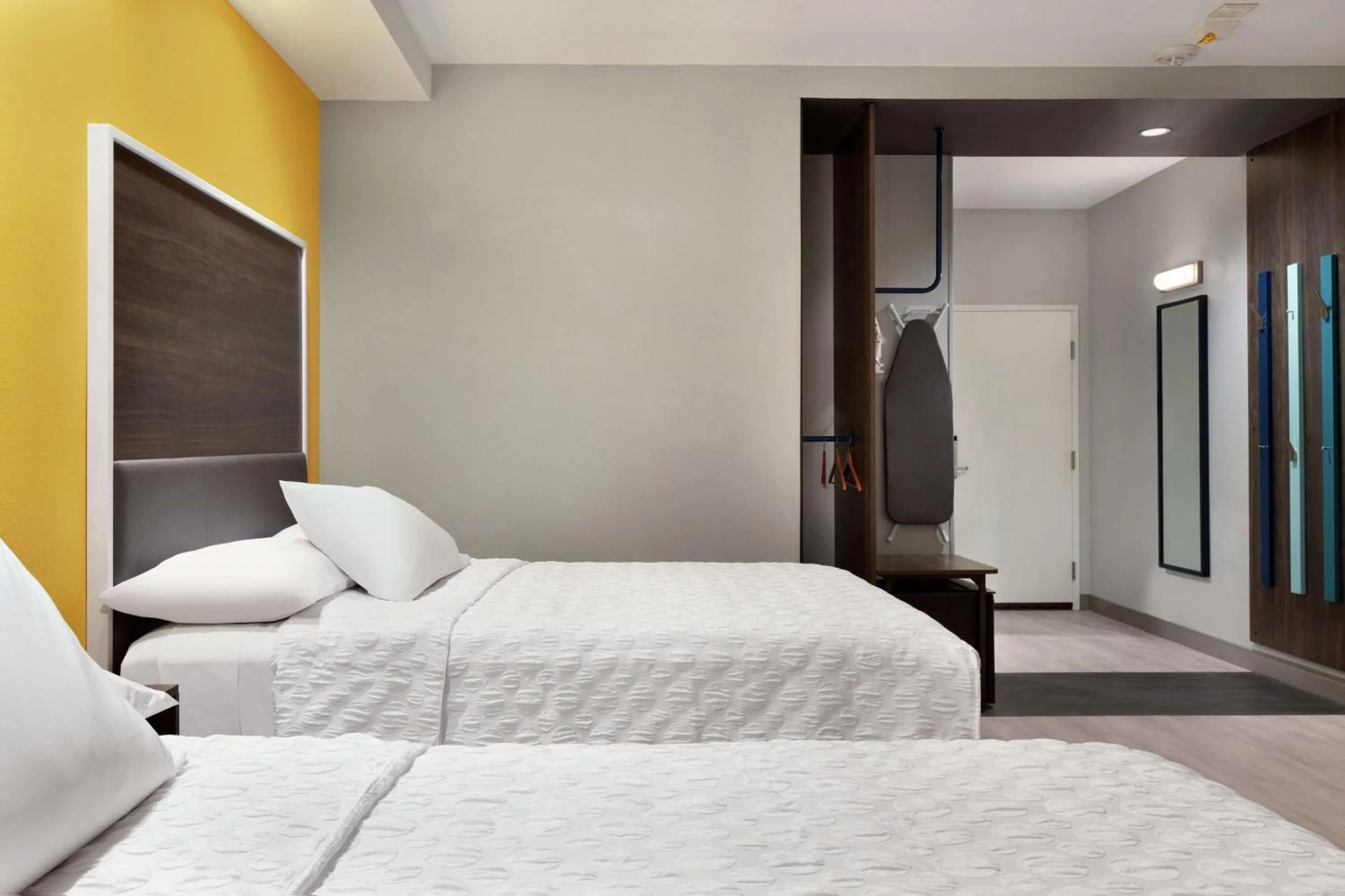 Photo of the whole room, Bed in Tru by Hilton Webster Houston NASA