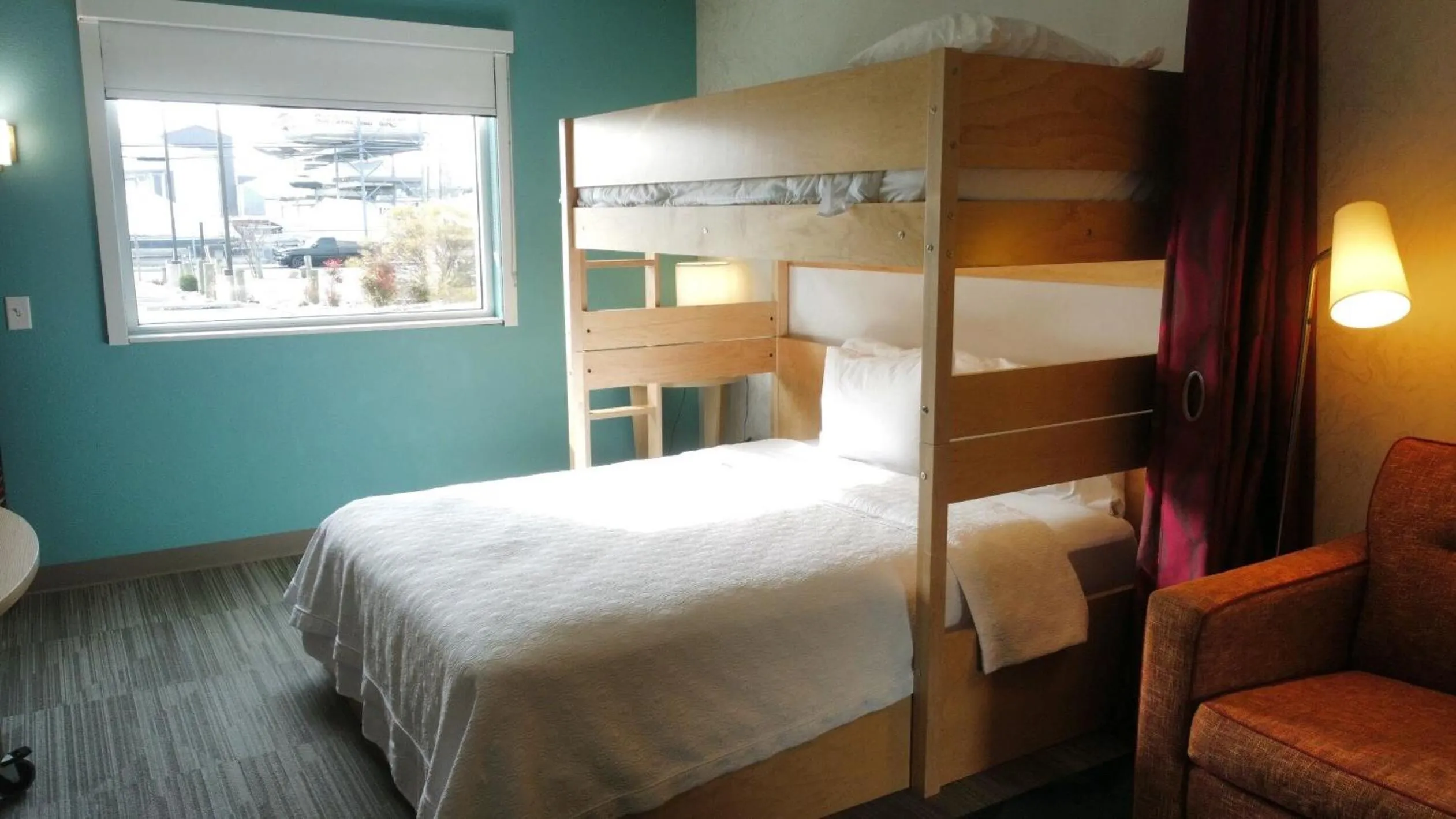 Bed in Home2 Suites by Hilton Ocean City Bayside