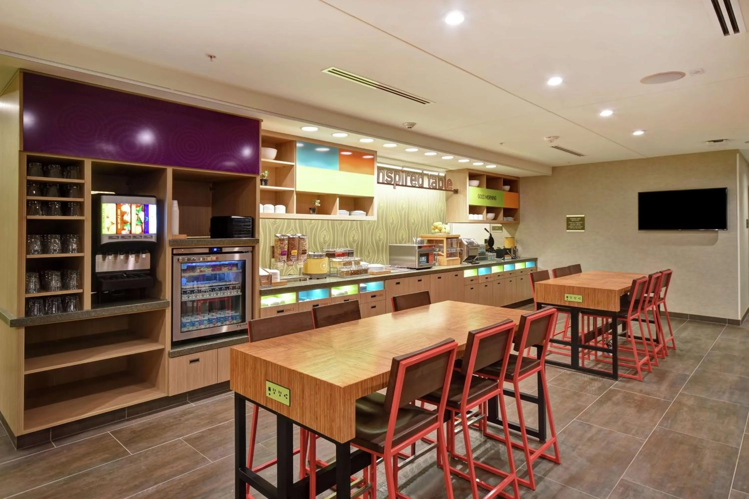 Dining area in Home2 Suites by Hilton Gilbert