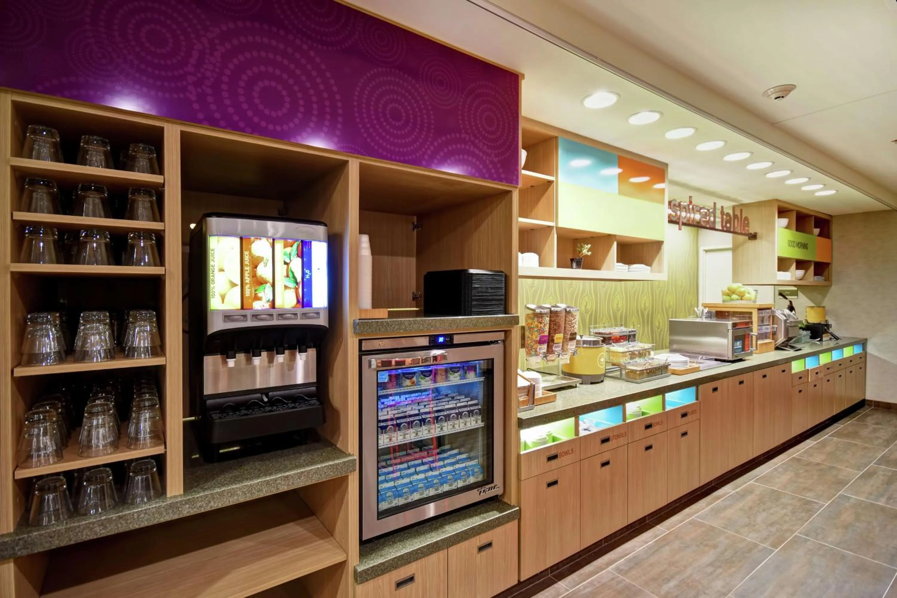 Dining area in Home2 Suites by Hilton Gilbert