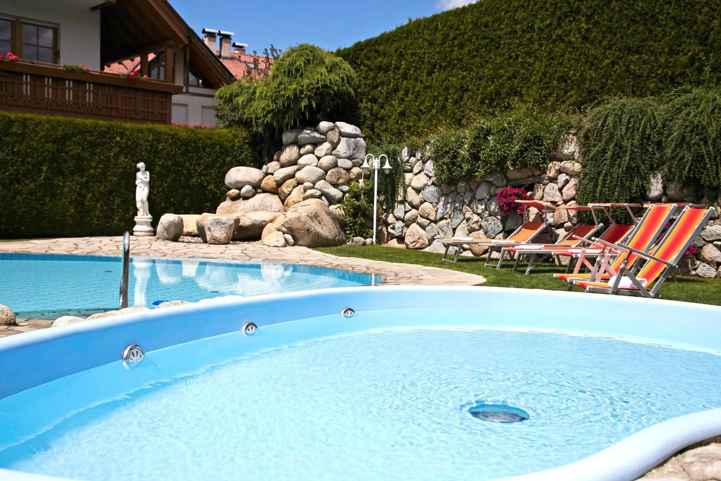 Swimming pool in Hotel Hubertushof