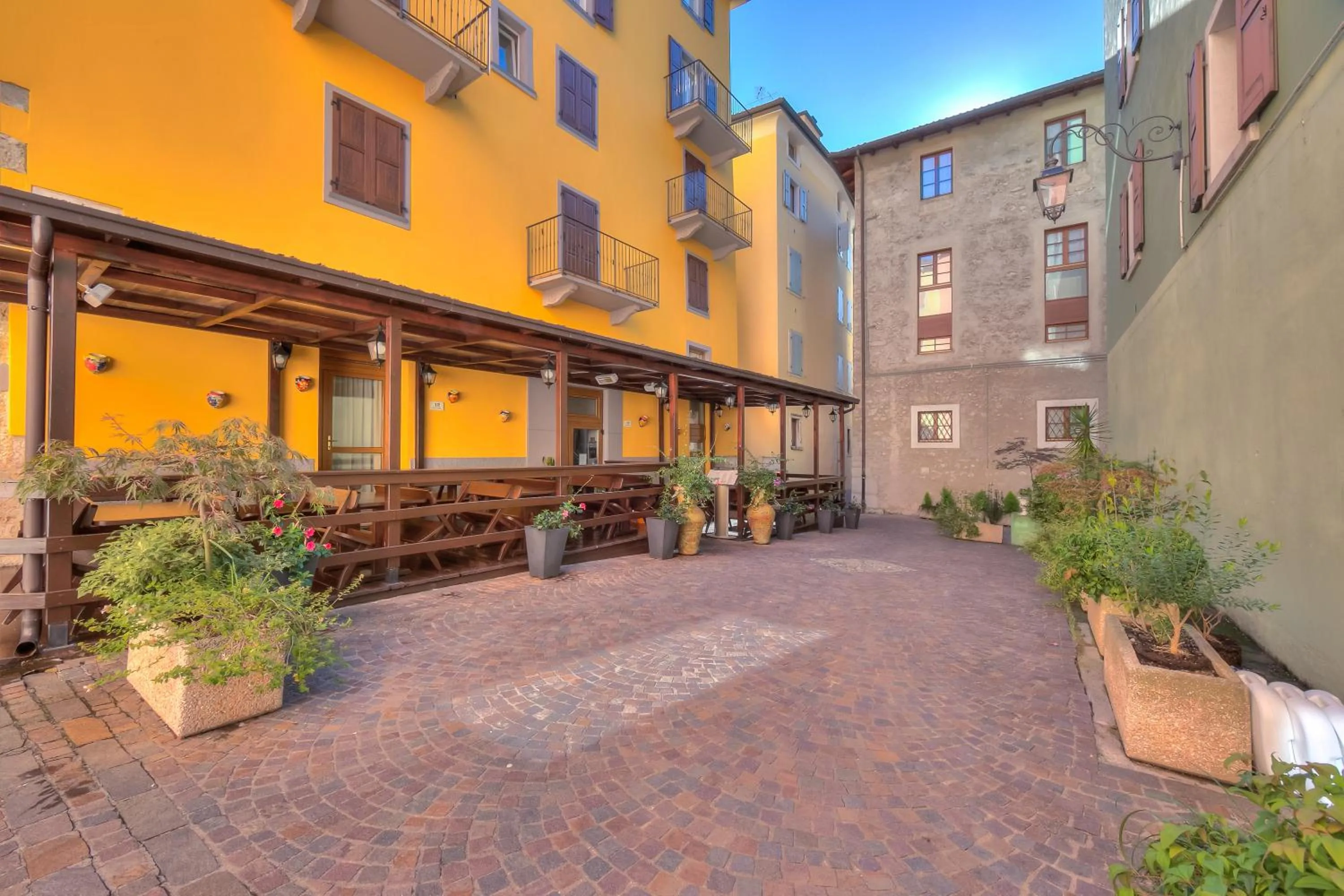 Property building in Casa Alpino