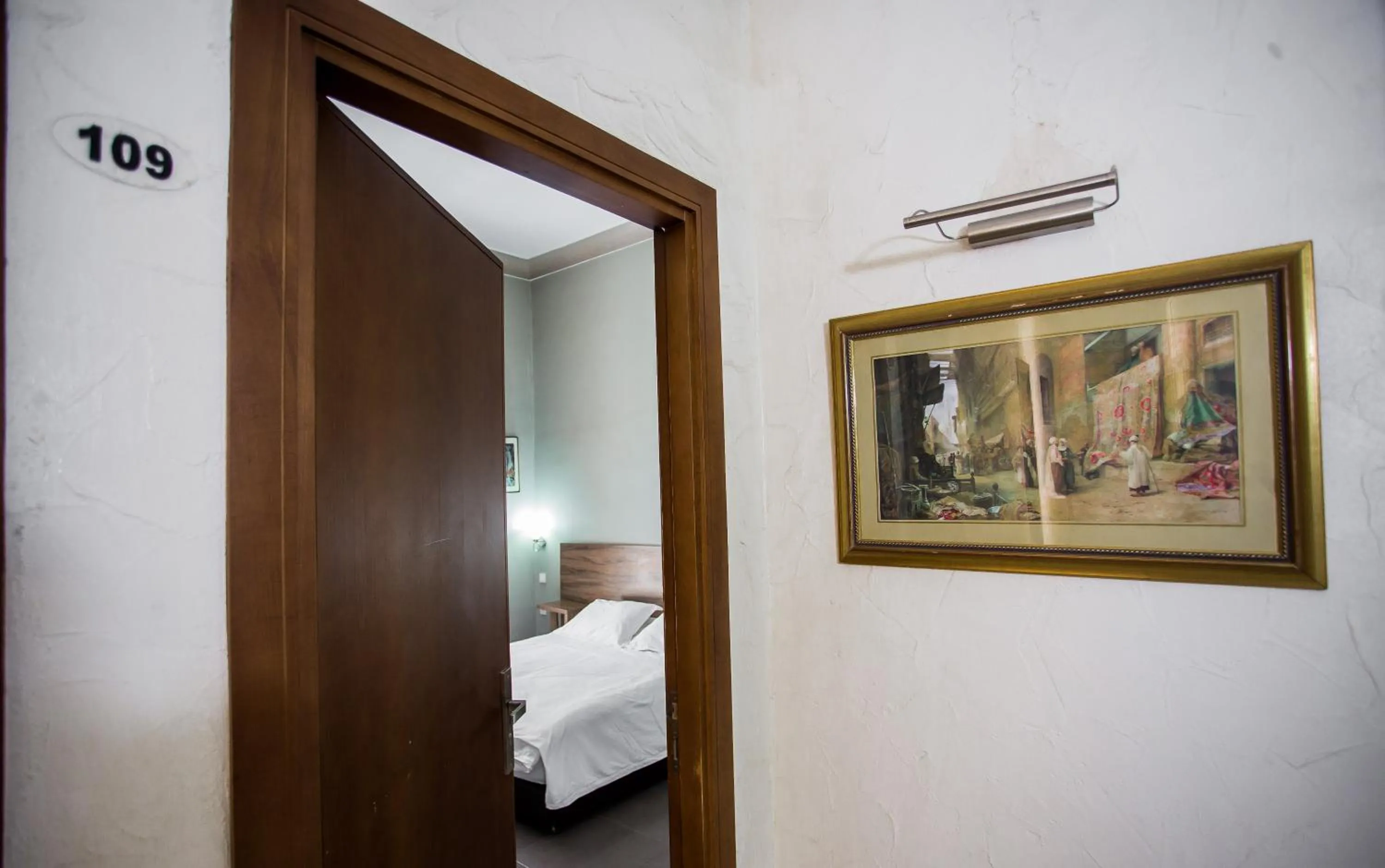 Bedroom, Bed in Hôtel Olympic