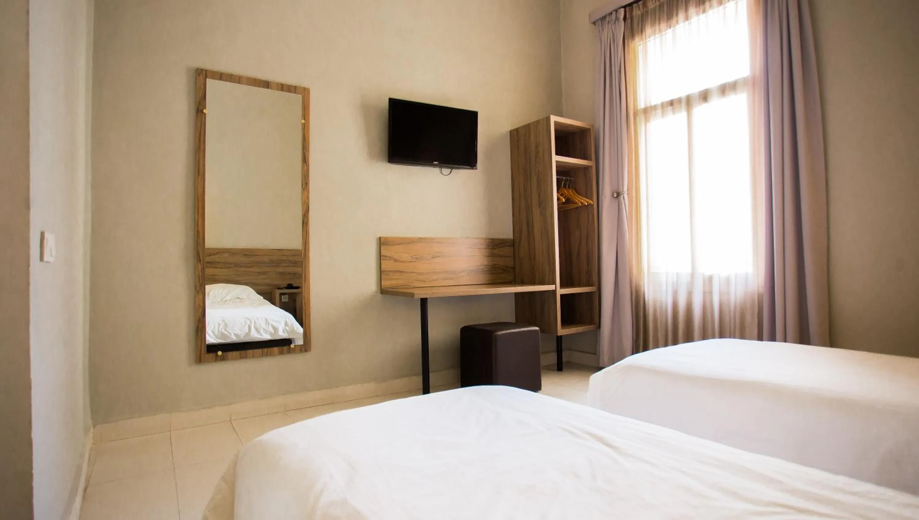 Bedroom, Bed in Hôtel Olympic