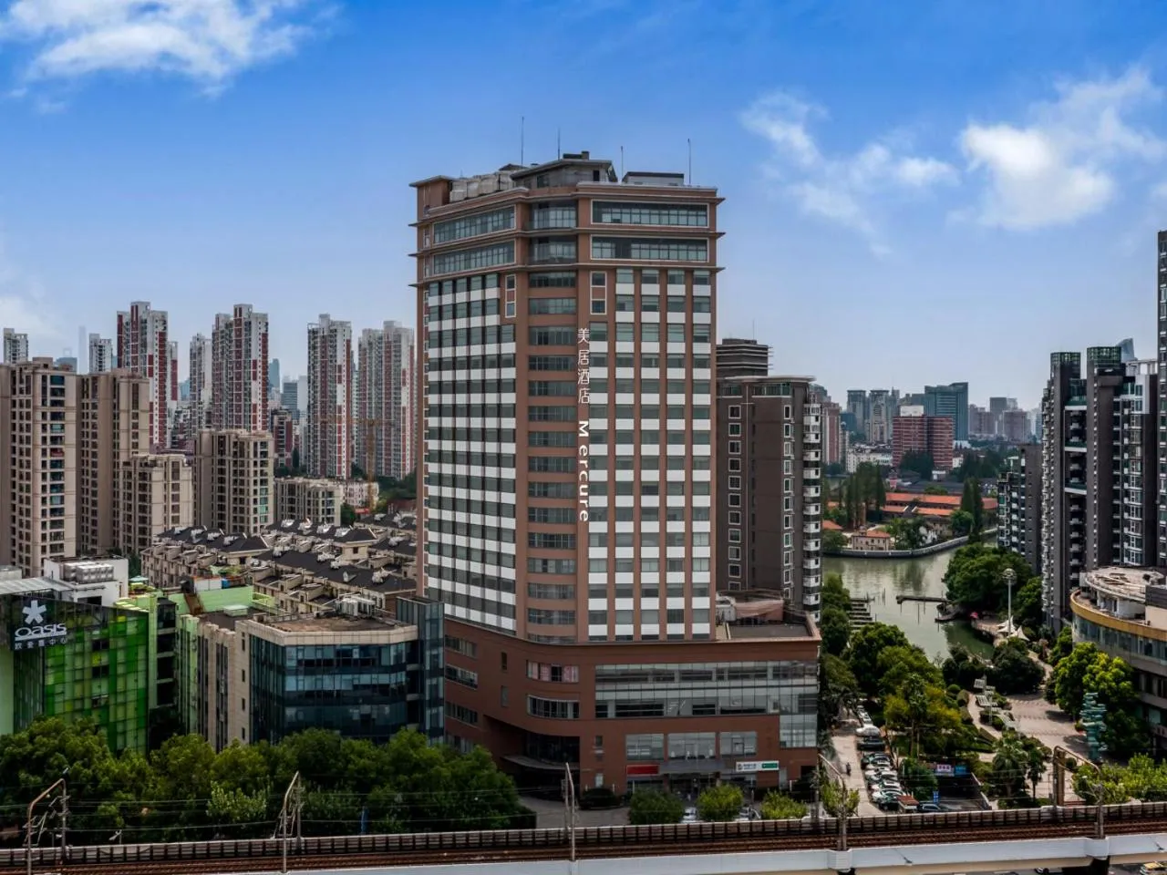 Off site in Mercure Shanghai Global Harbour