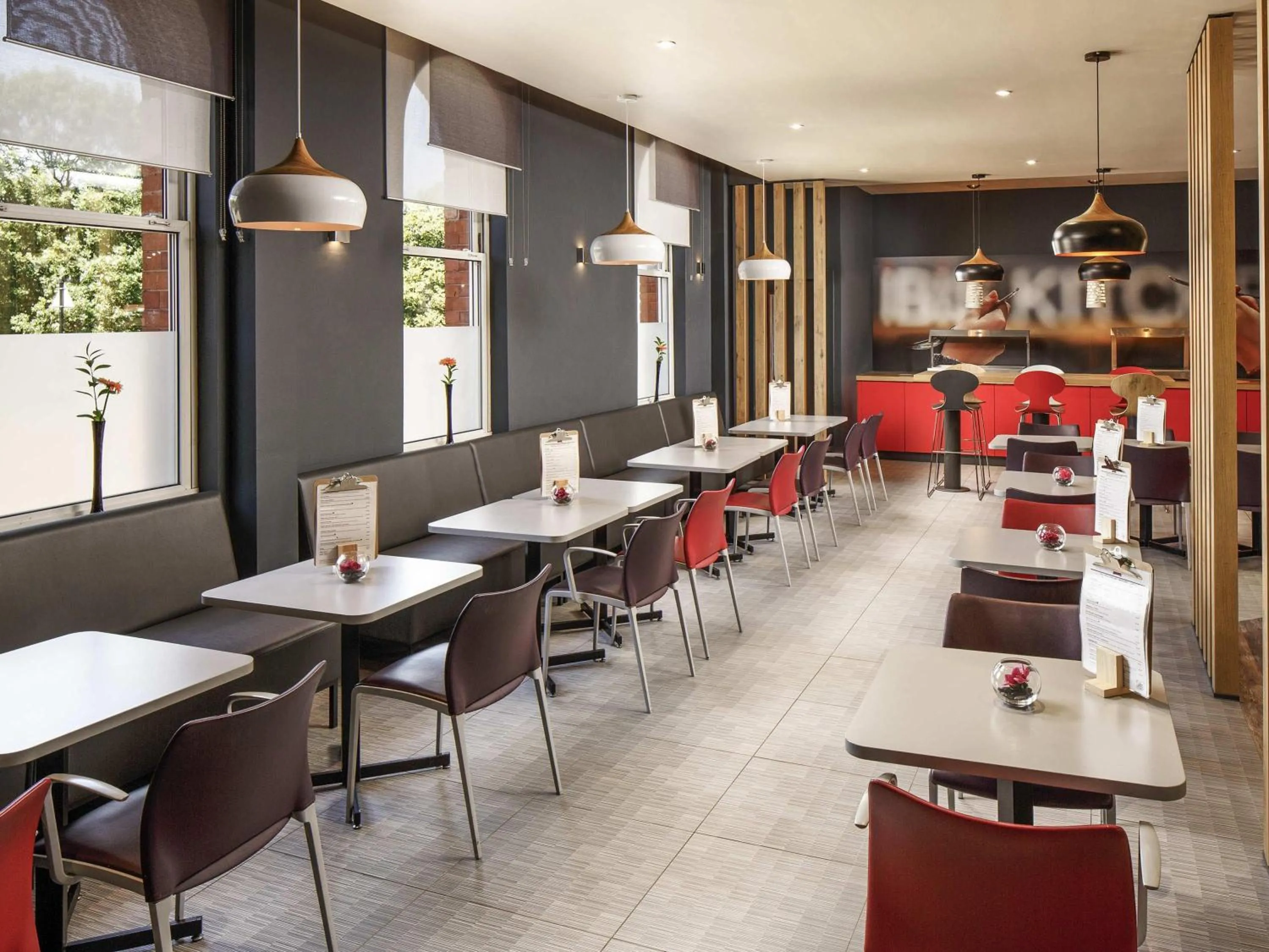 Restaurant/places to eat in ibis Coventry Centre