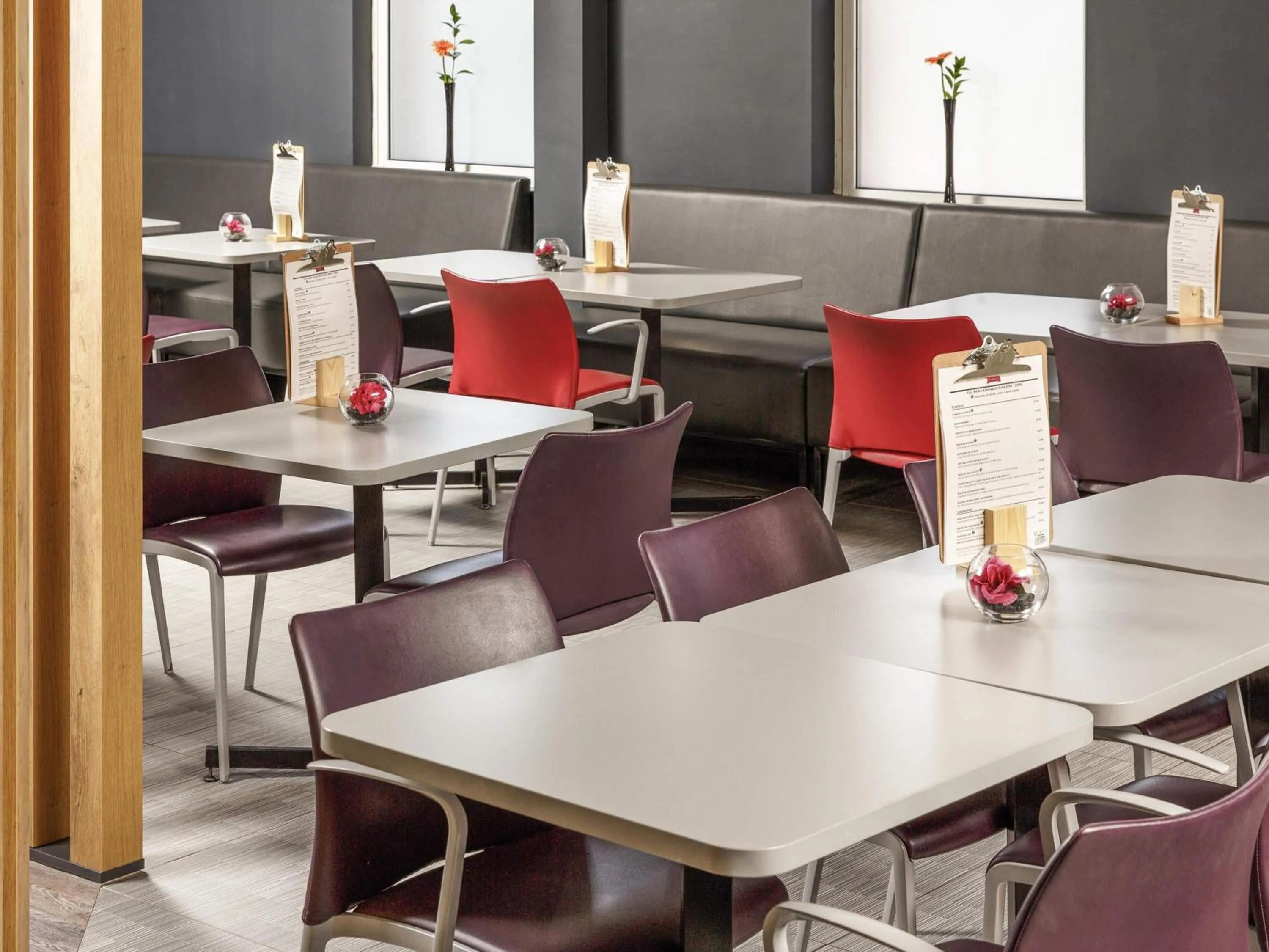 Restaurant/places to eat in ibis Coventry Centre