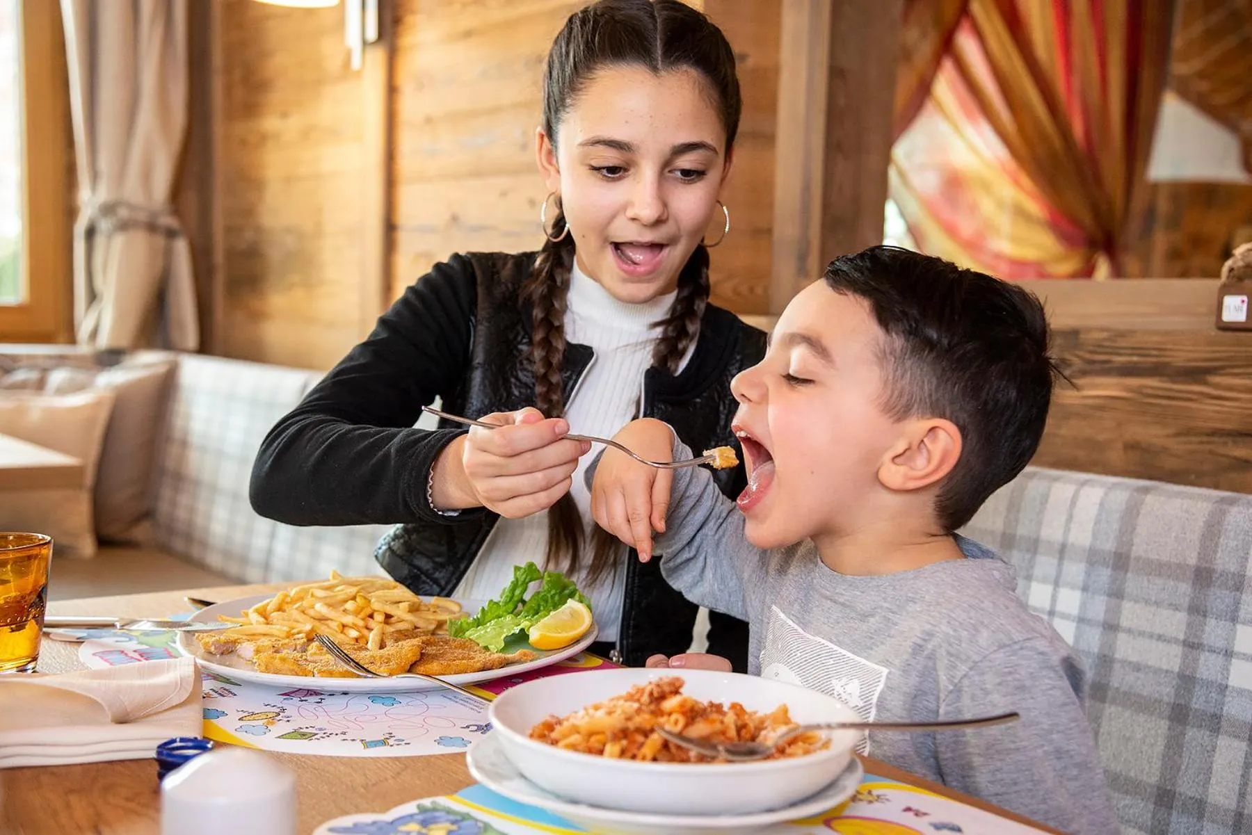 Restaurant/places to eat in Hotel Ambiez