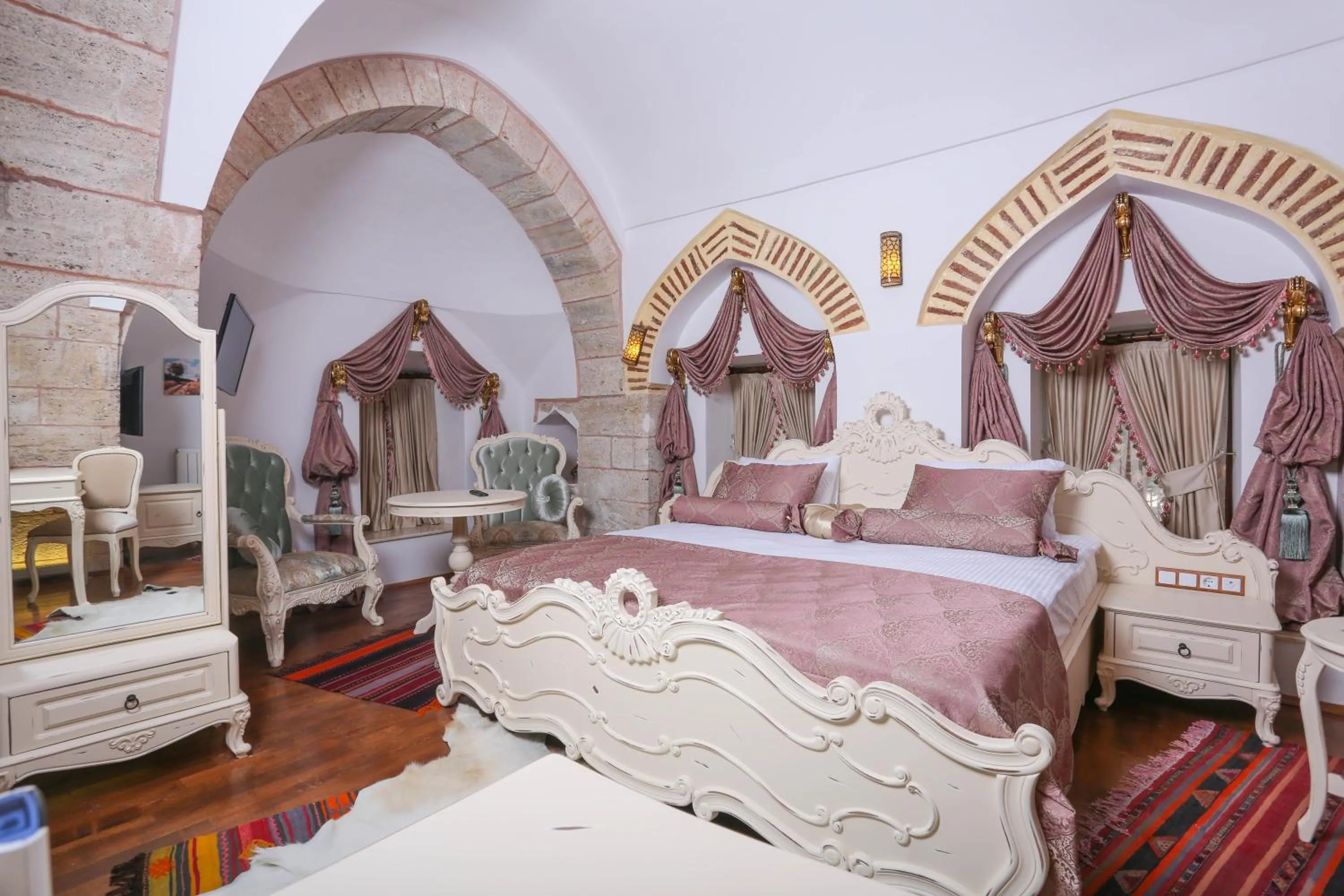 Bed in BEHRAMPAŞA OTEL &CAFE &RESTAURANT
