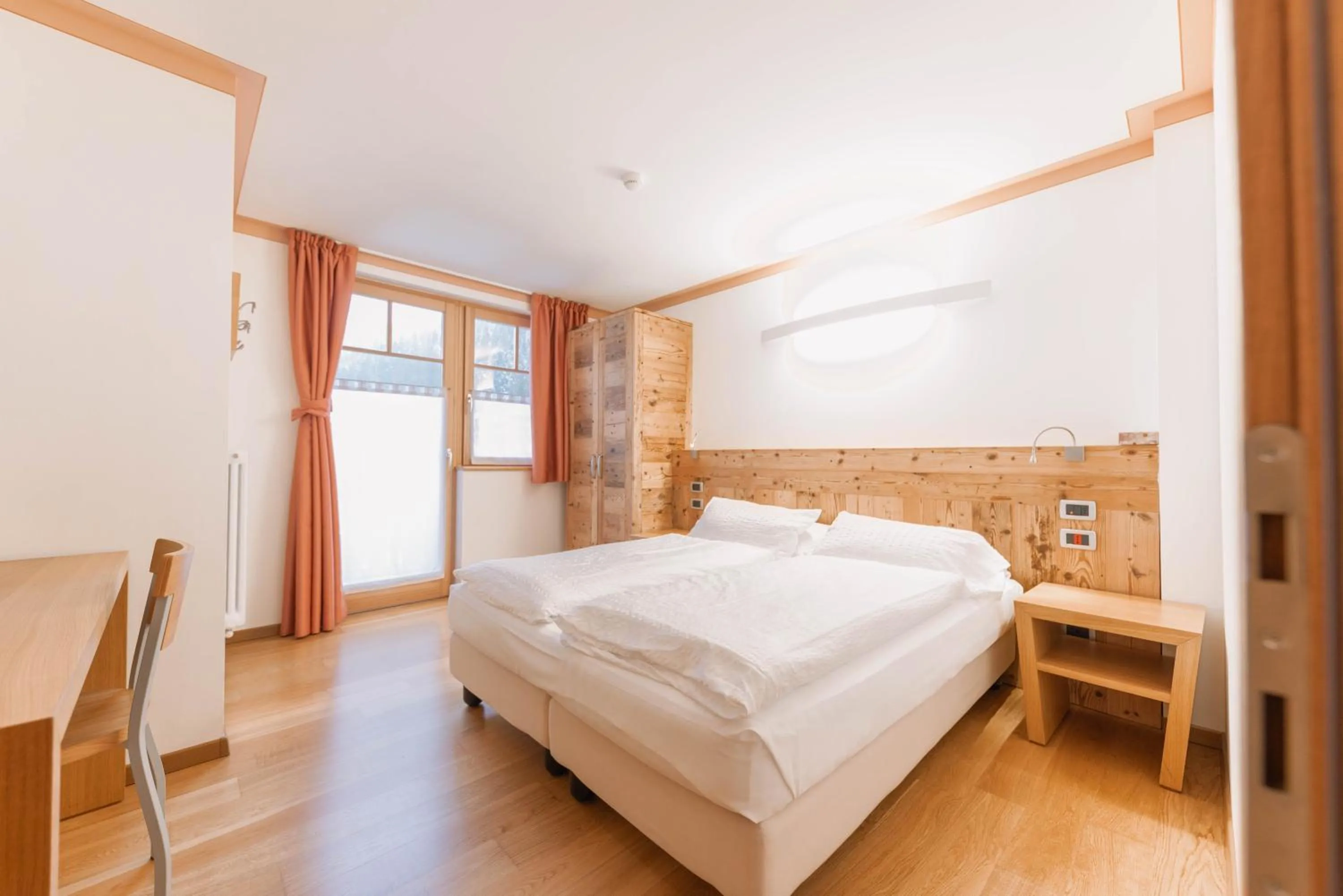 Bedroom, Bed in Hotel Ideal