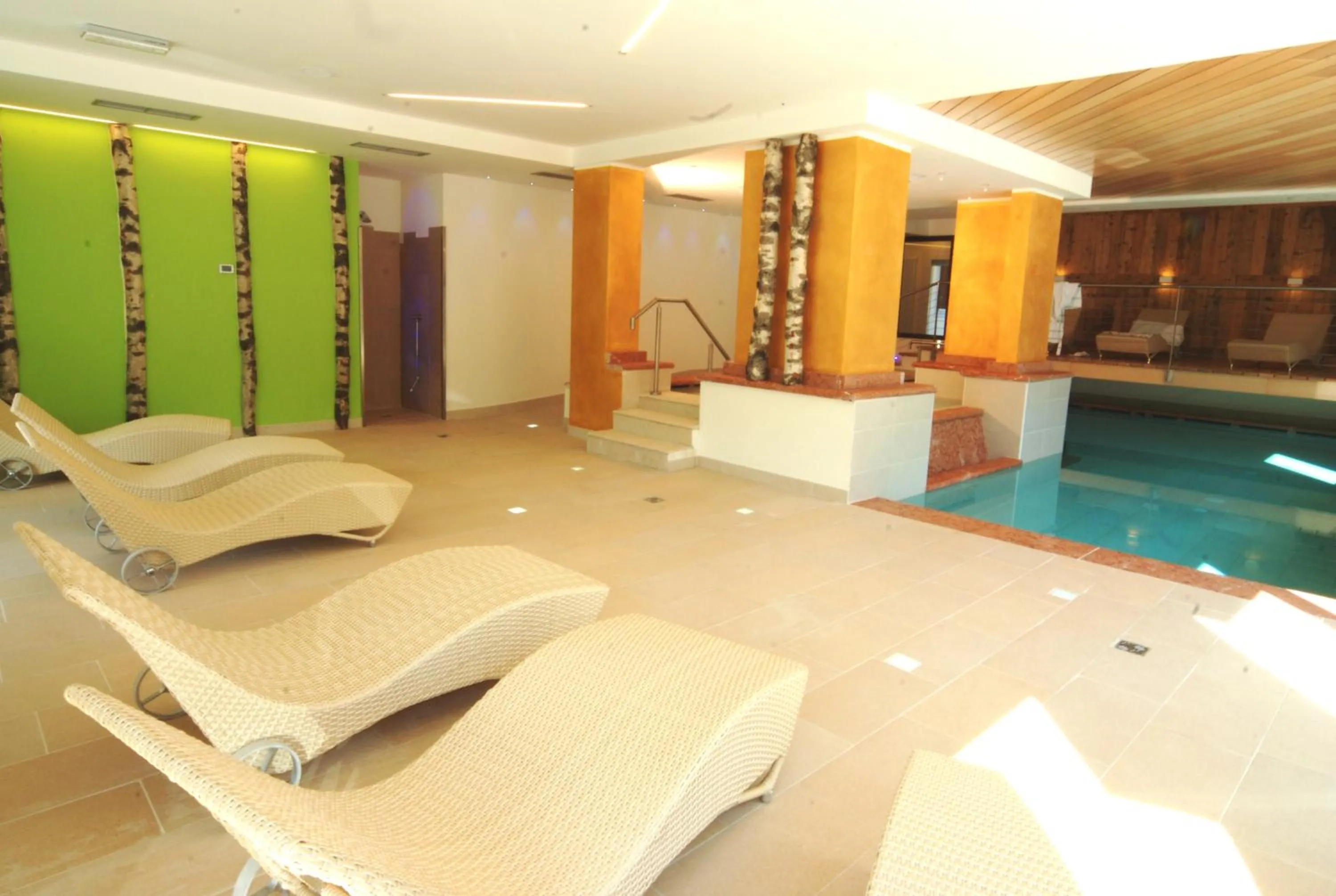Swimming pool in Hotel Ideal