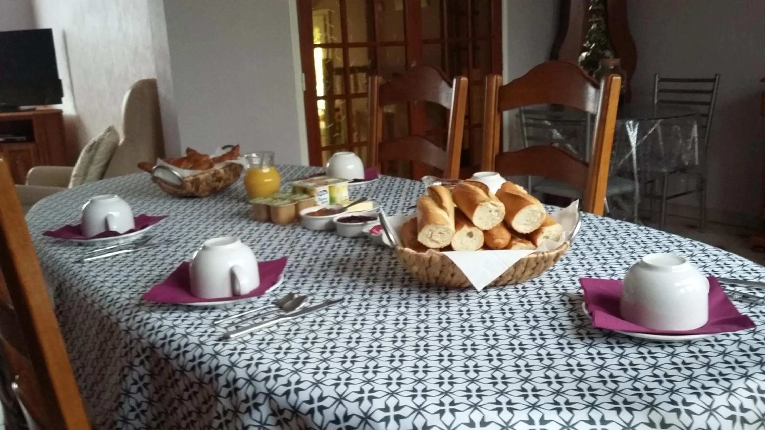 Breakfast in A La Bonne Adresse