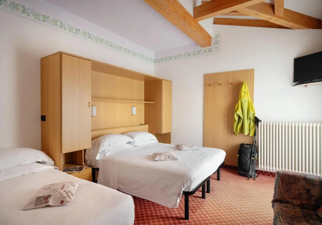 TV and multimedia, Bed in Hotel Villa Emma