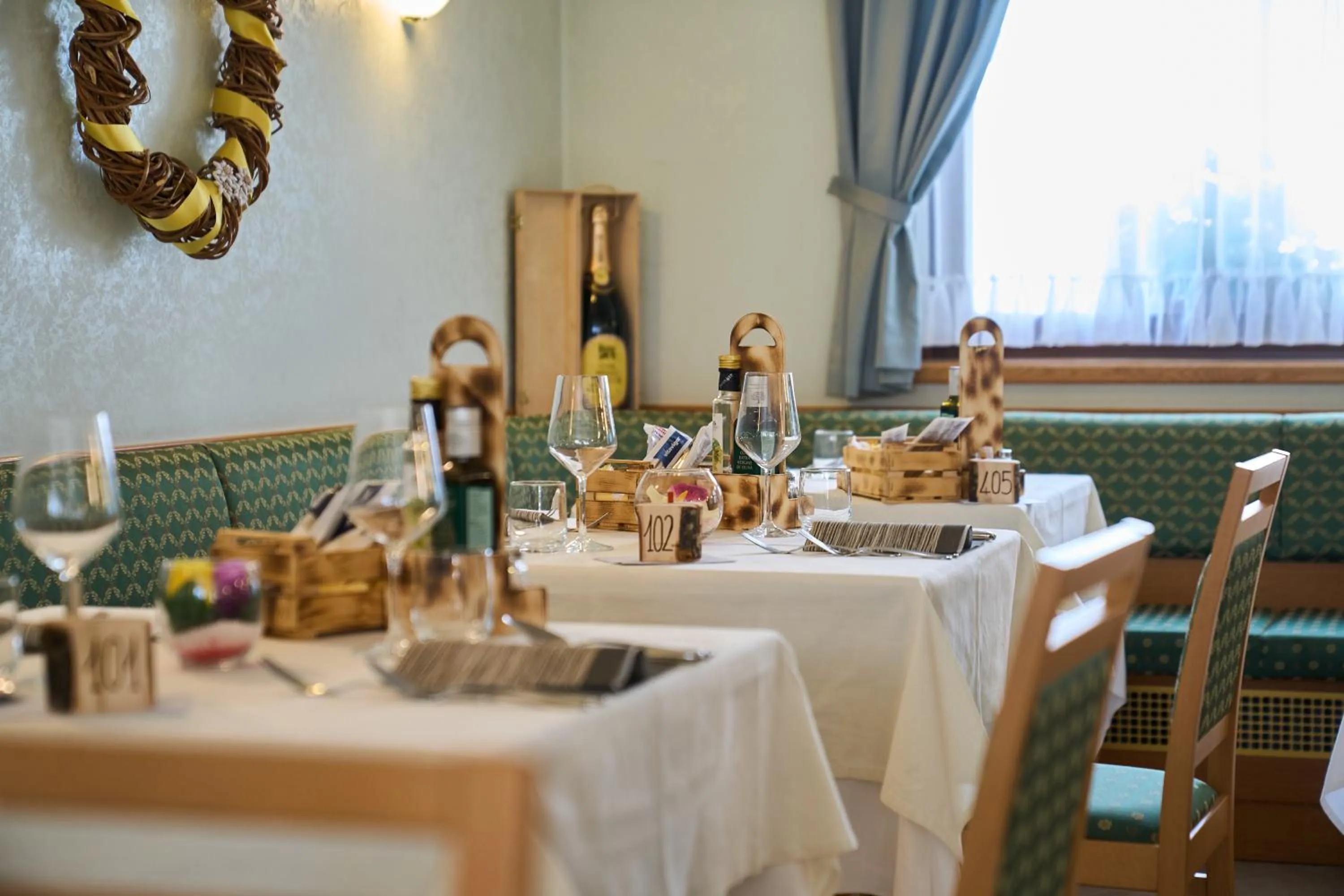 Restaurant/places to eat in Hotel Villa Emma