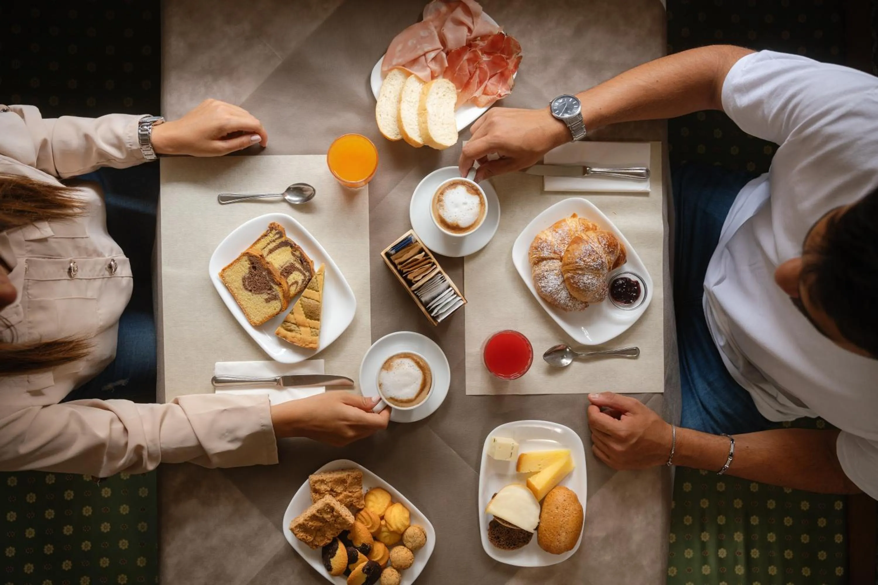 Restaurant/places to eat in Hotel Villa Emma