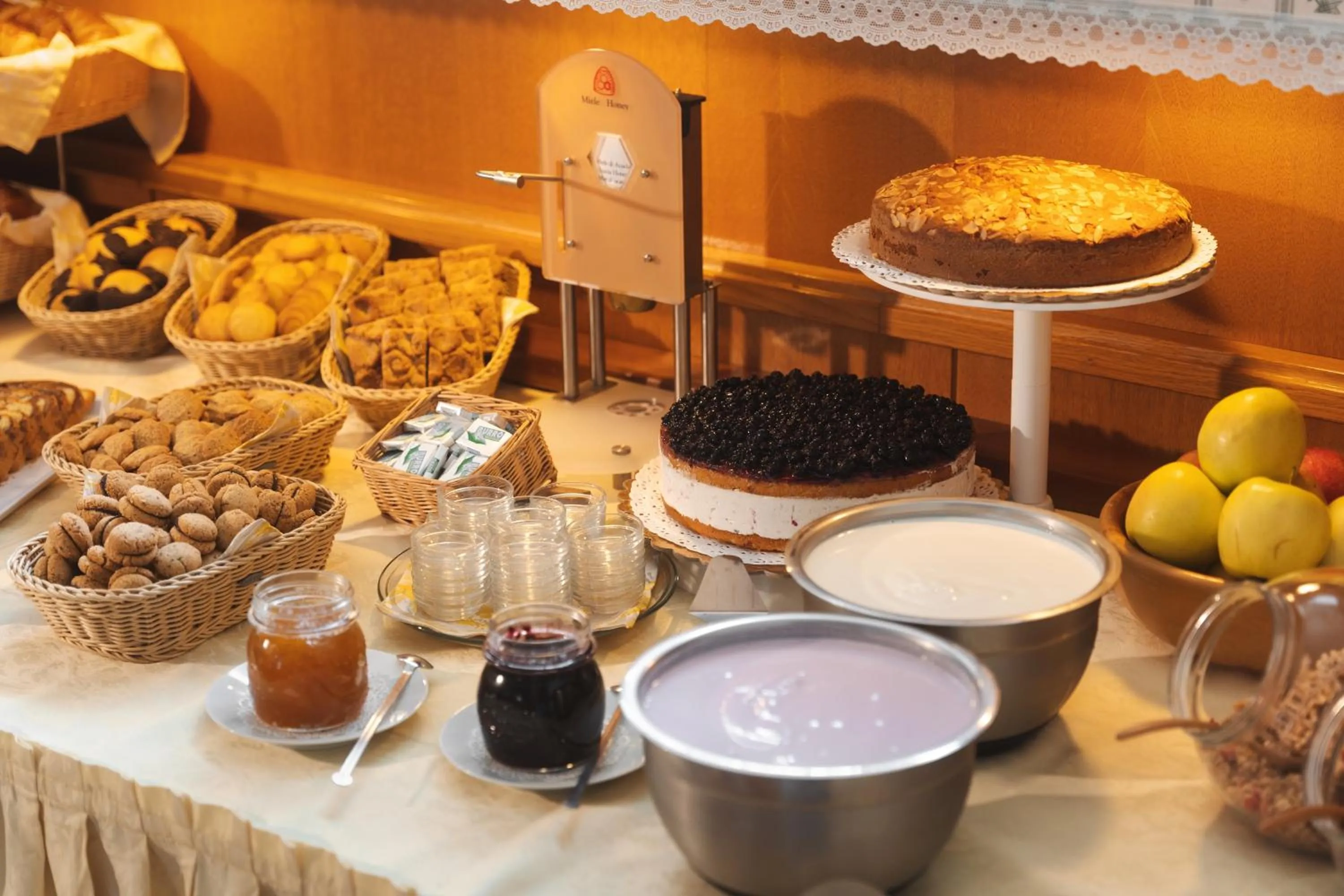 Breakfast in Hotel Villa Emma