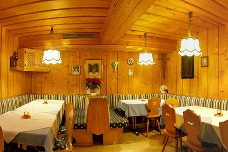 Restaurant/places to eat in Hotel Panoramik