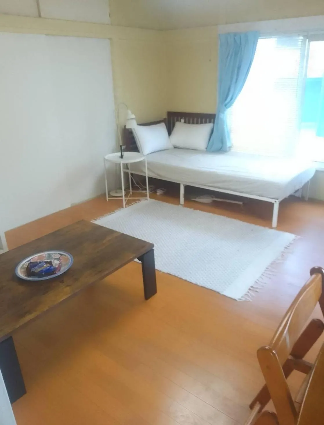 Bed in EMS Enoshima クラシックゲストハウス 寝室は個室 犬OK