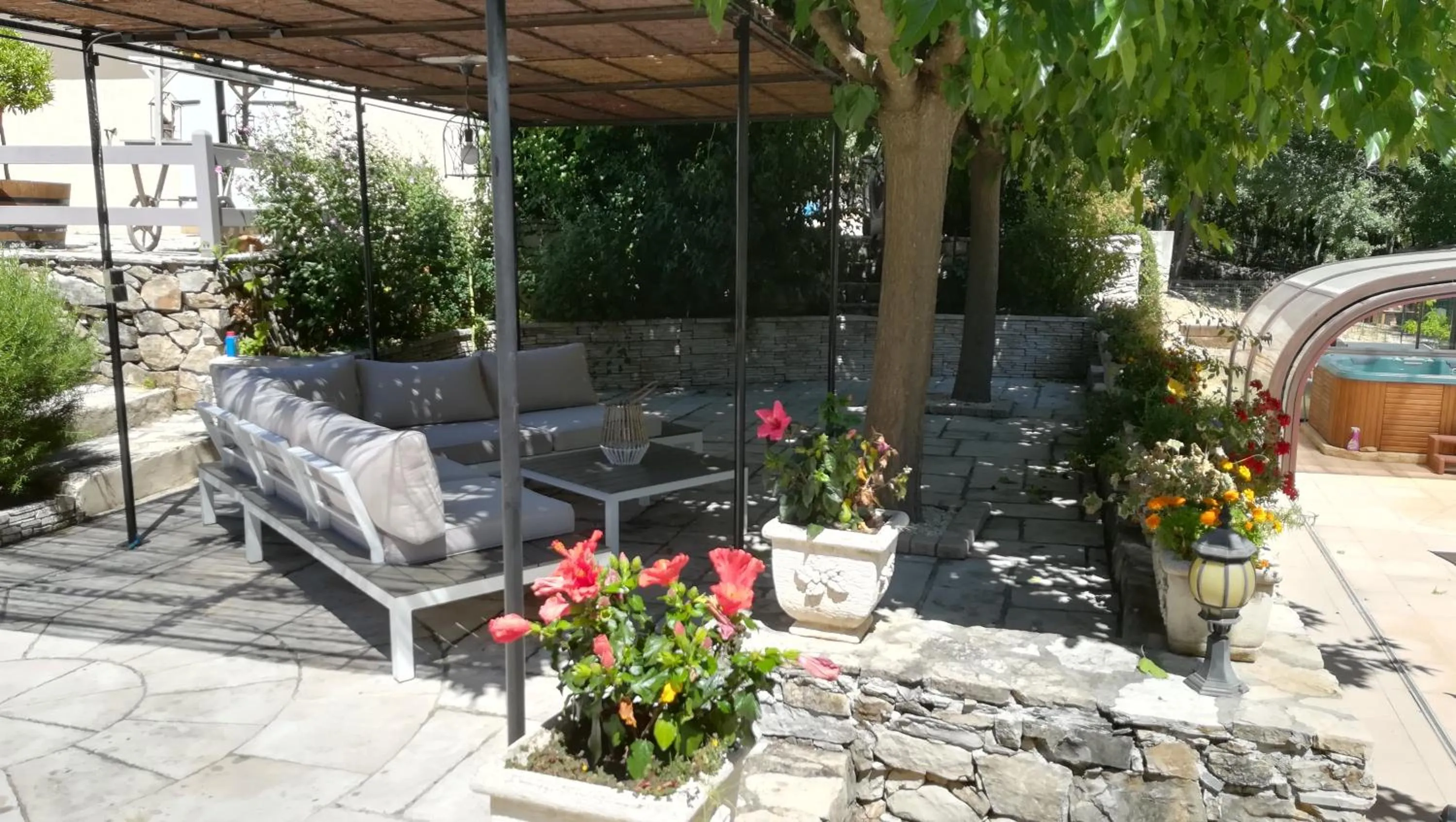 Patio in Villa QUINISSOLE