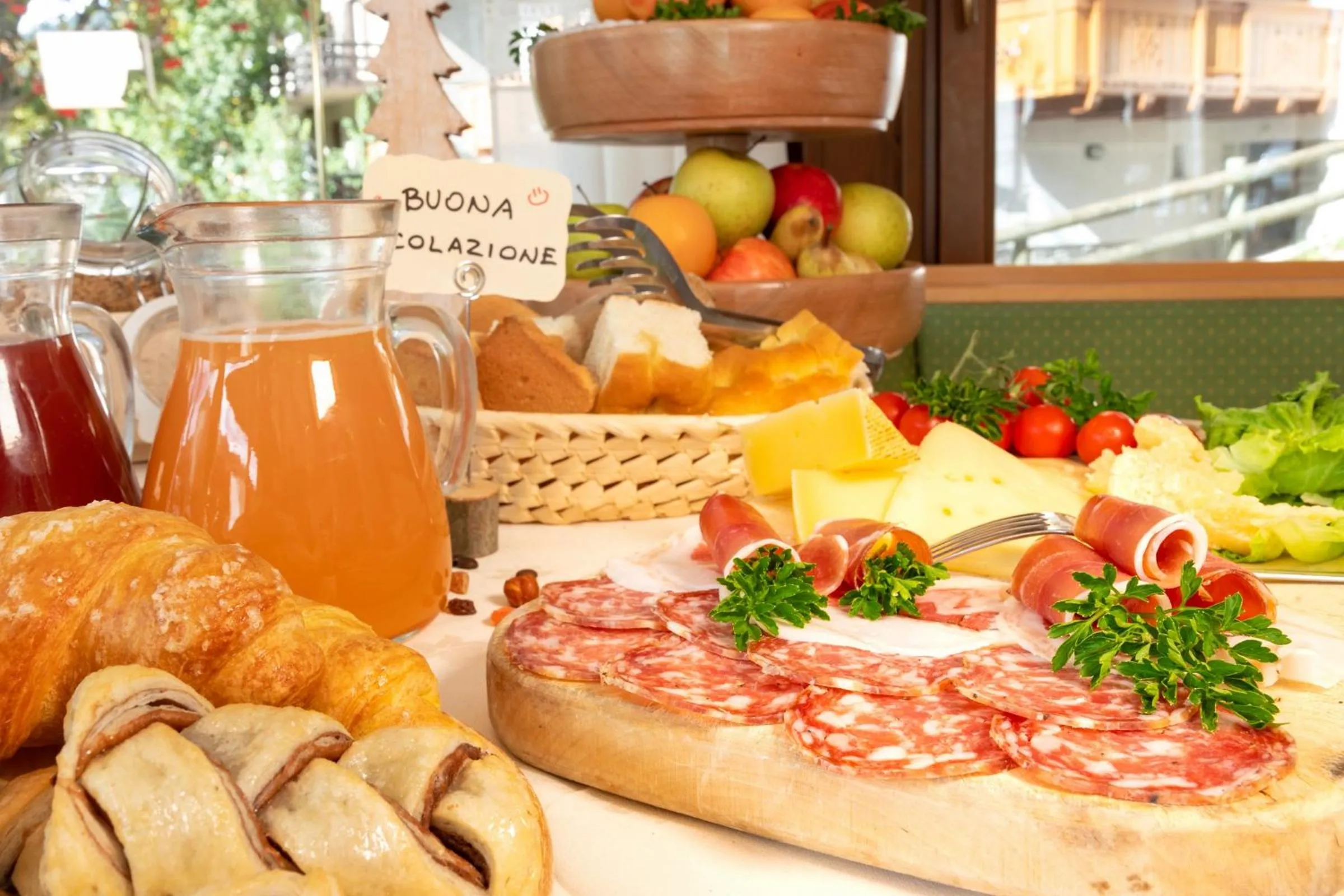 Buffet breakfast in Albergo alla Posta