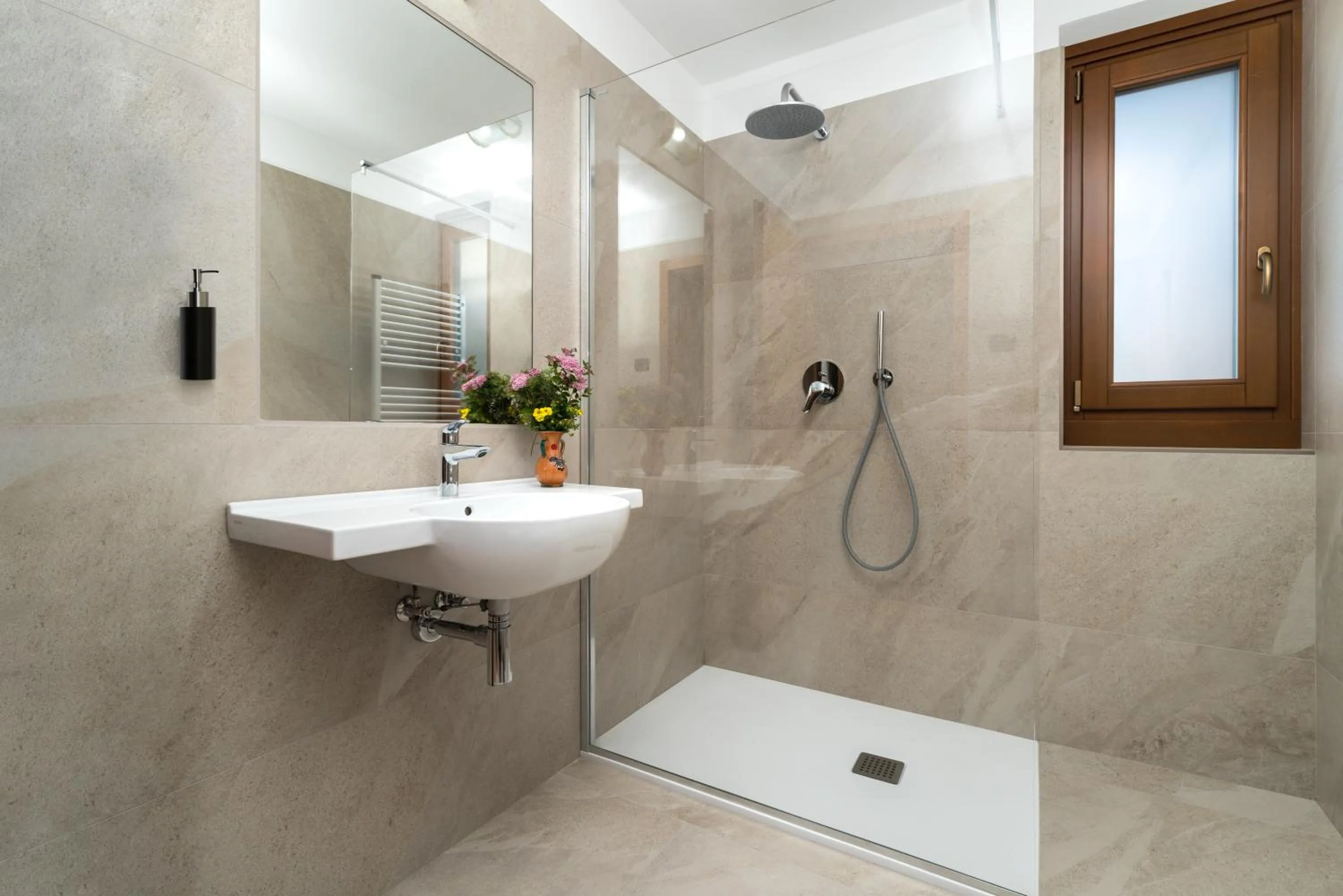 Shower in Albergo alla Posta