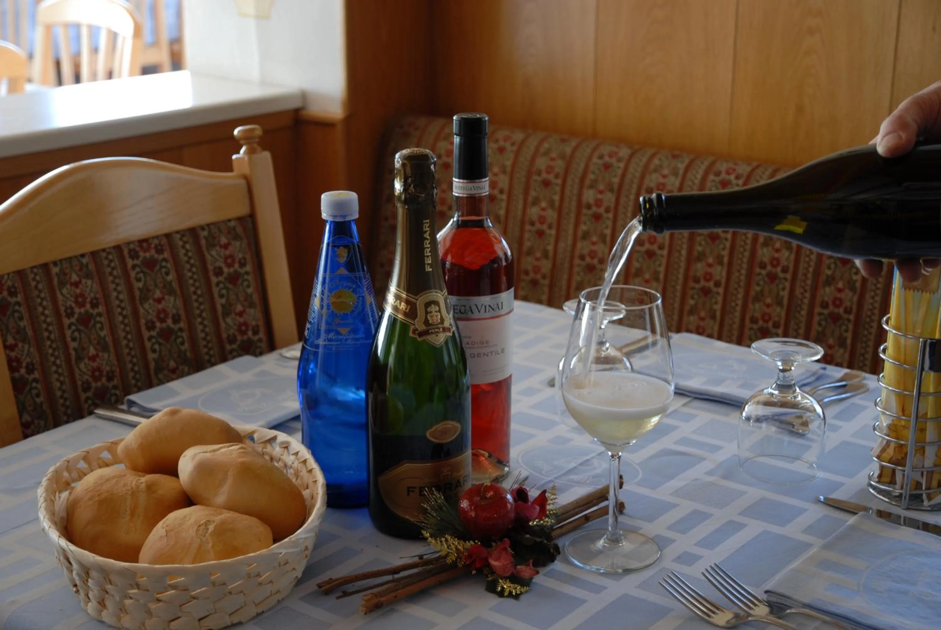 Food and drinks in Albergo alla Posta