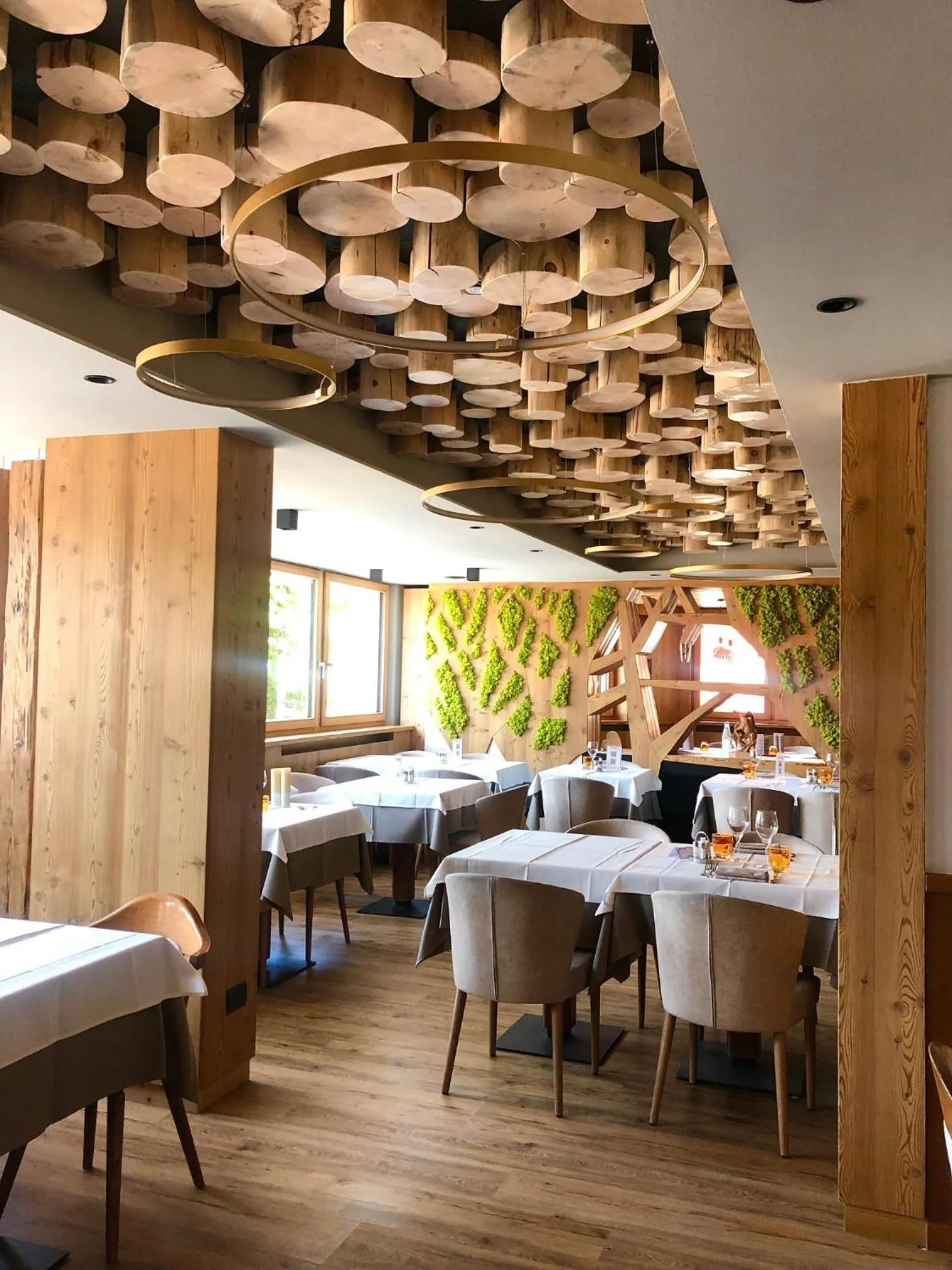 Restaurant/places to eat in Cavallino Lovely Hotel