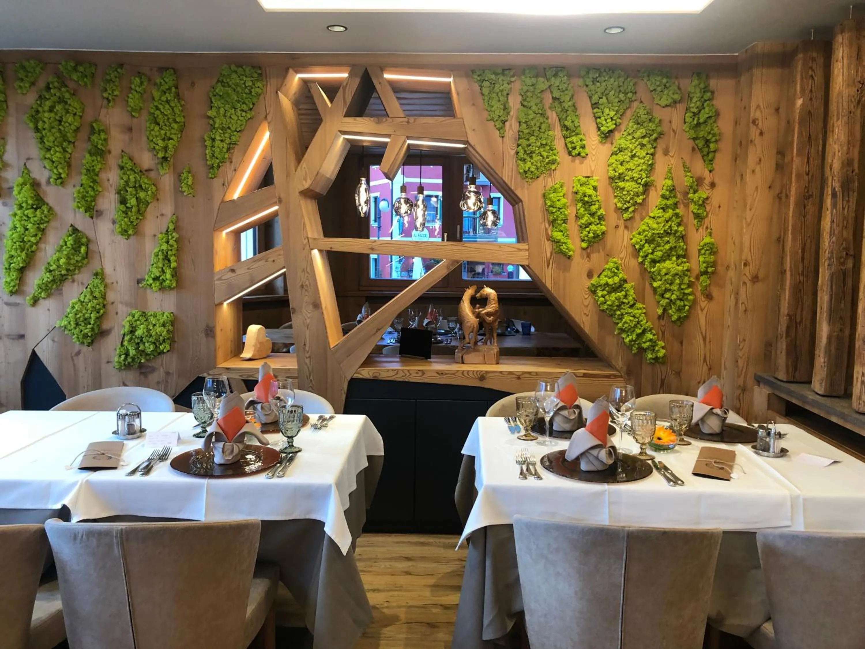 Restaurant/places to eat in Cavallino Lovely Hotel