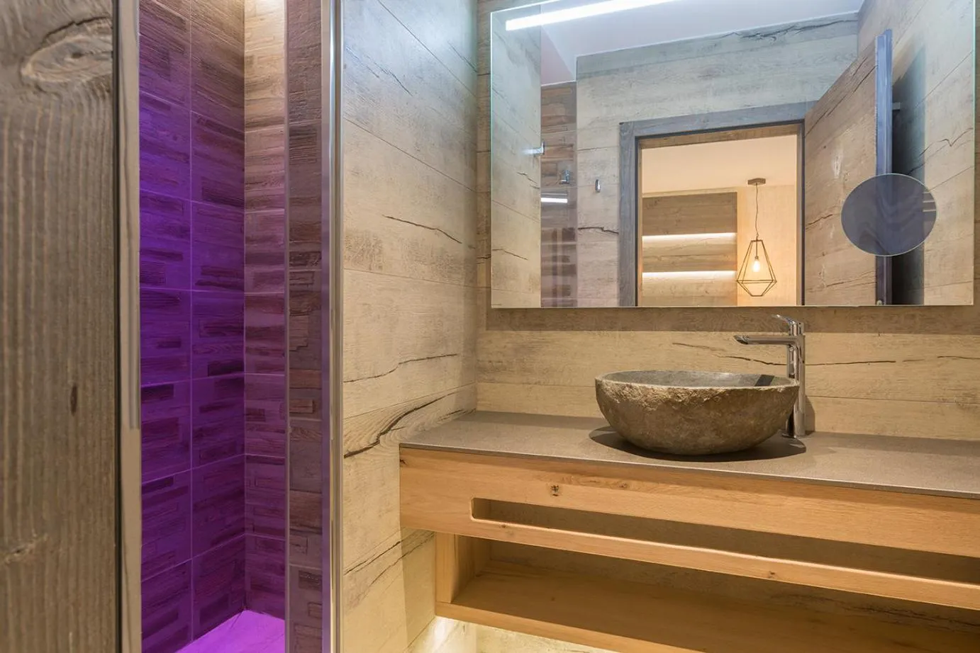 Shower in Cavallino Lovely Hotel