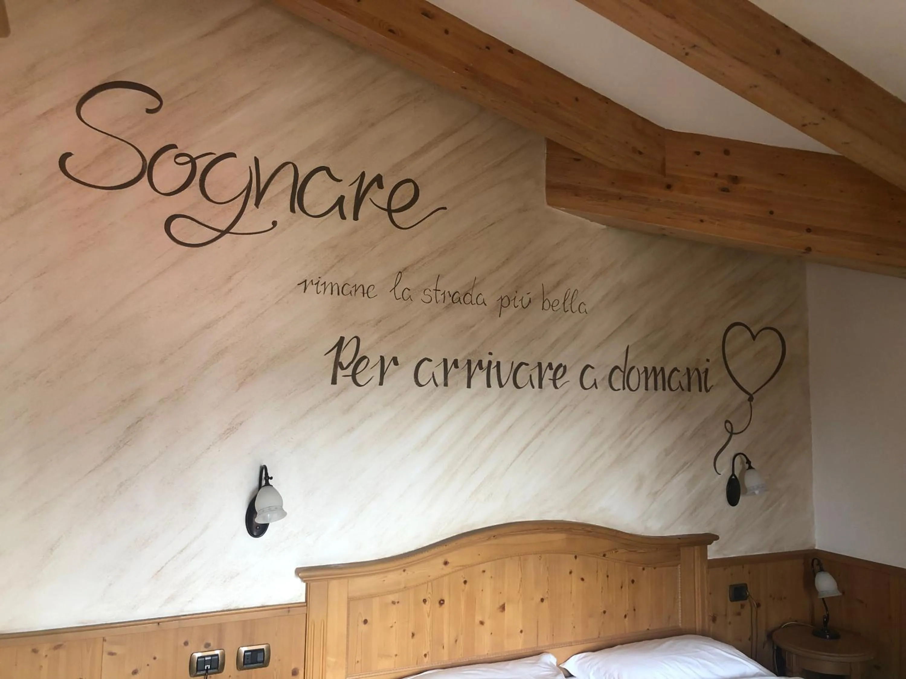 Bed in Cavallino Lovely Hotel