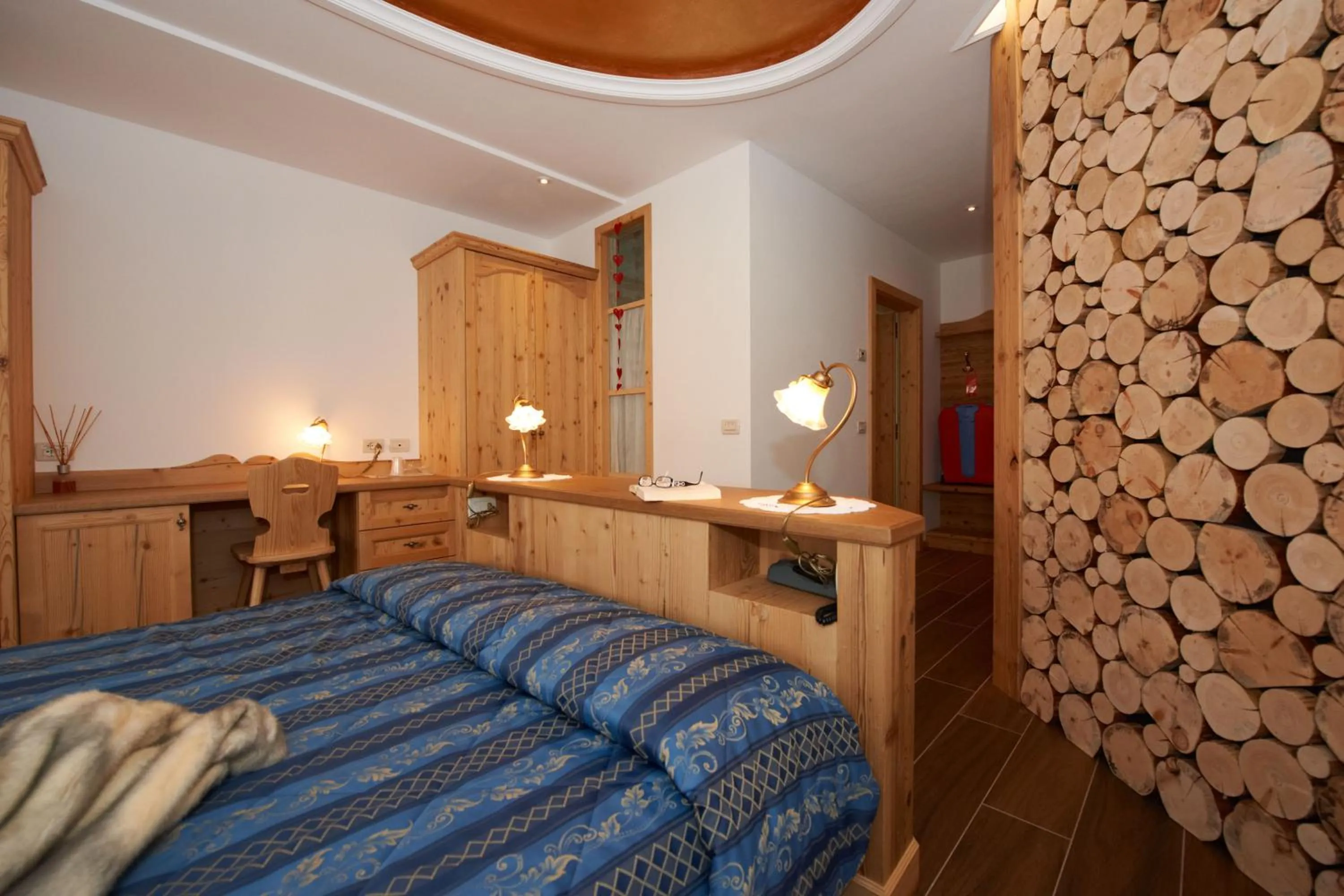 Bed in Cavallino Lovely Hotel