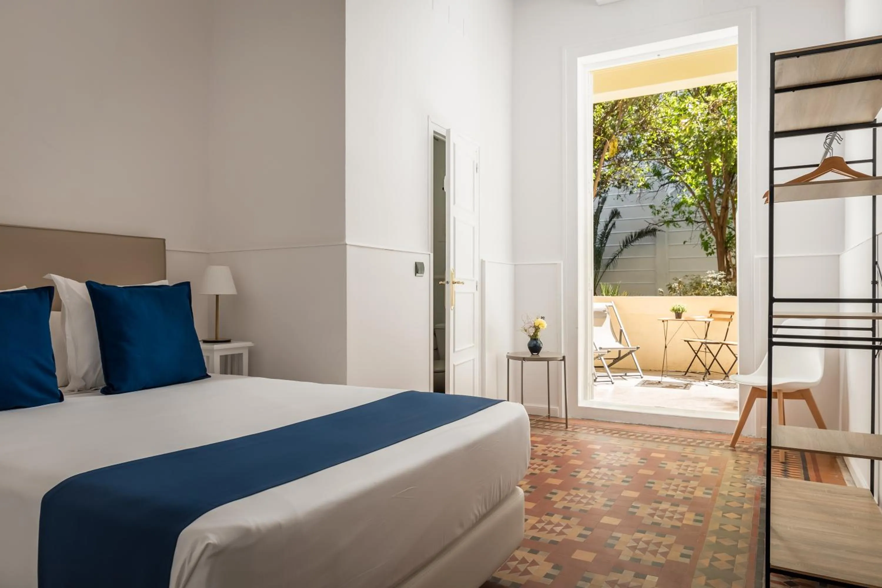 Photo of the whole room, Bed in Hotel Medium Romantic