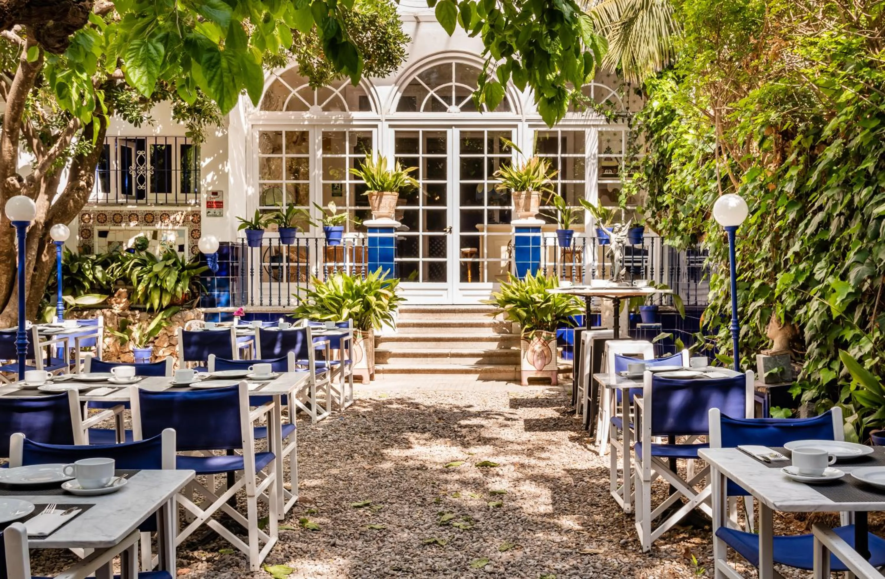 Breakfast in Hotel Medium Romantic