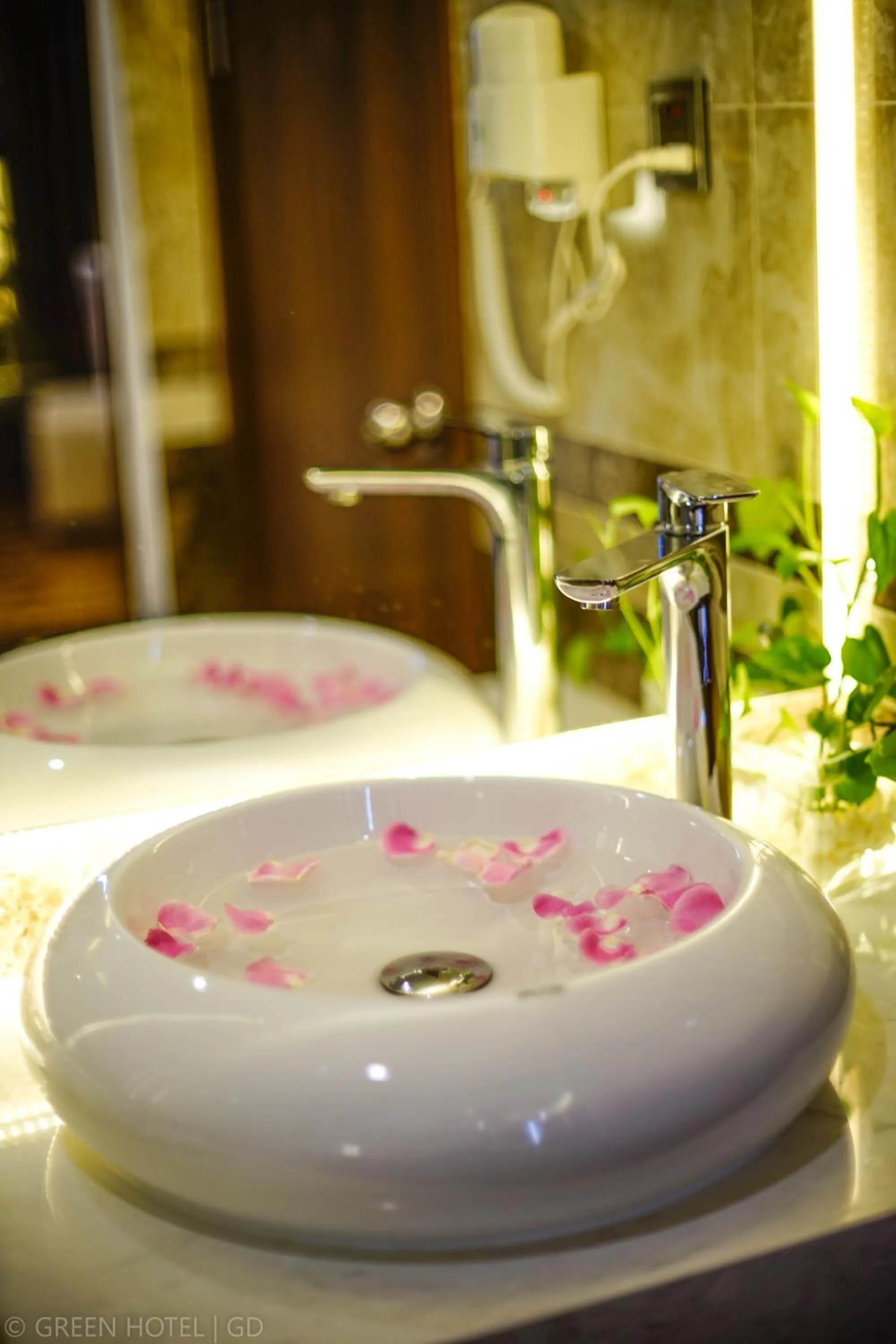 Bathroom in Green Hadong Hotel