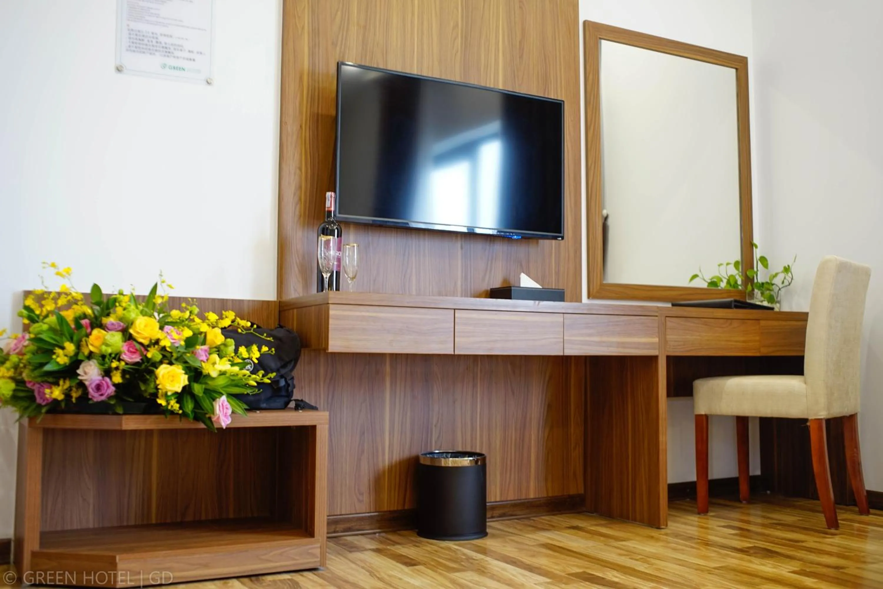 TV and multimedia in Green Hadong Hotel