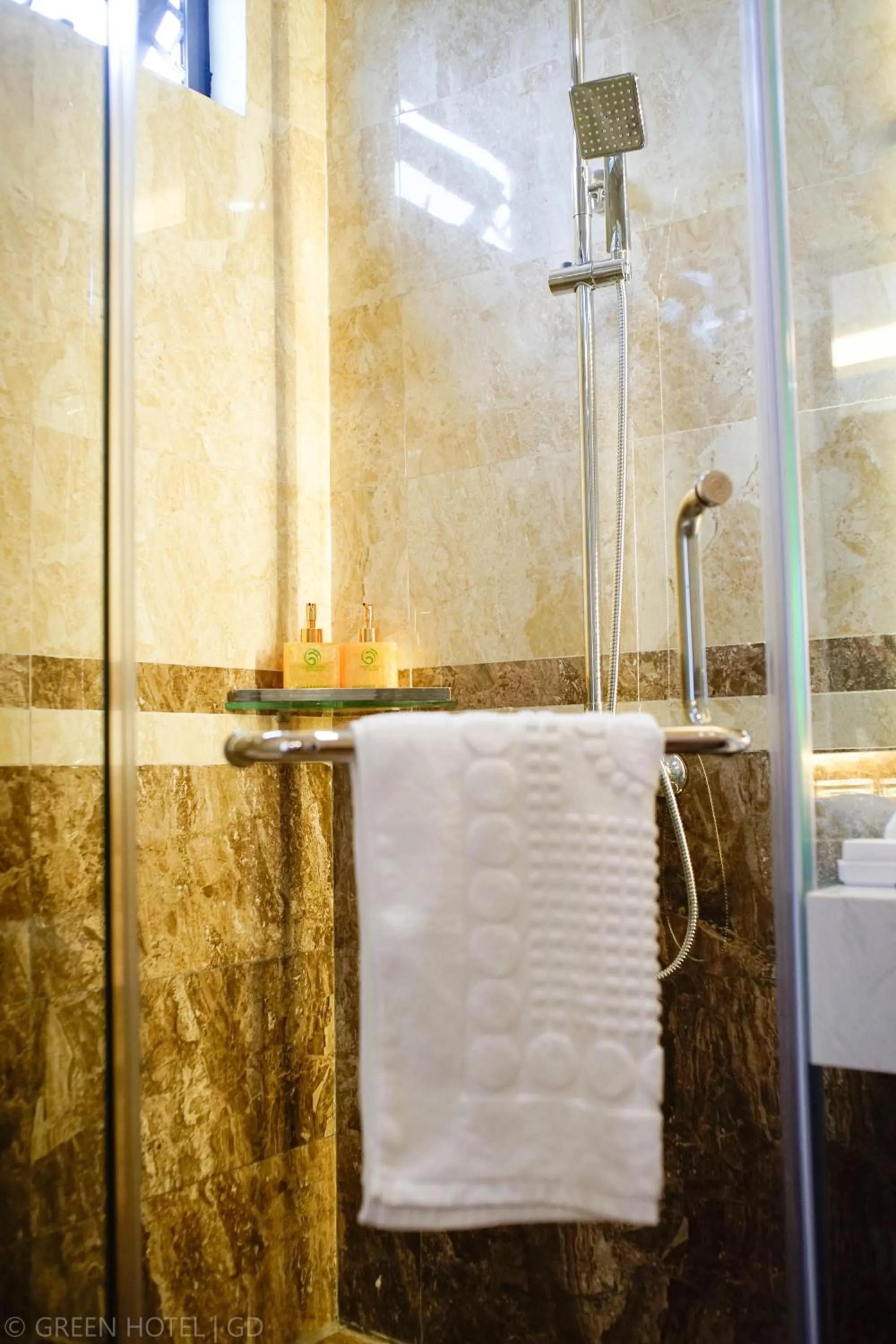 Shower in Green Hadong Hotel