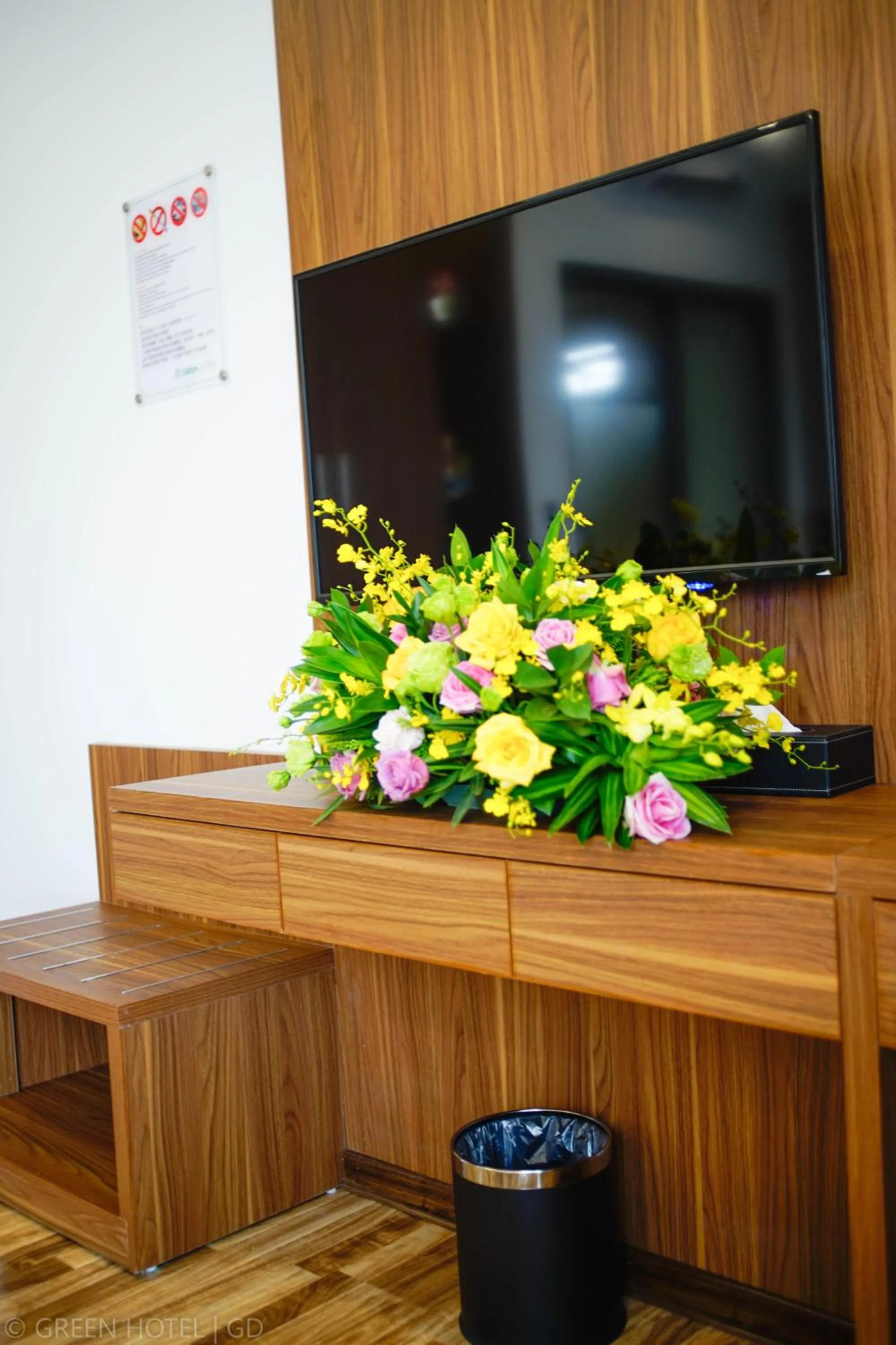 TV and multimedia in Green Hadong Hotel