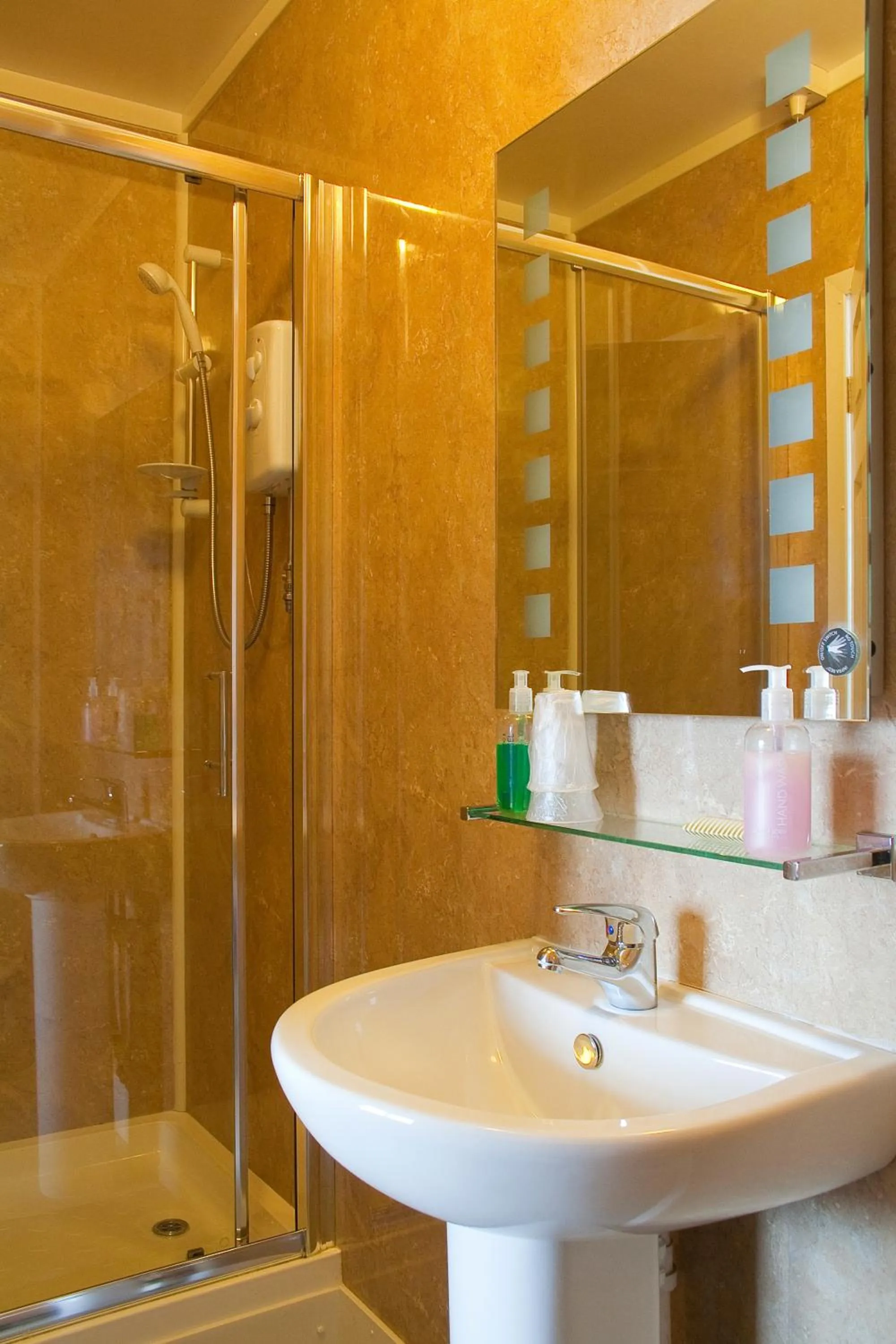 Shower in The Seacliffe - Whitby