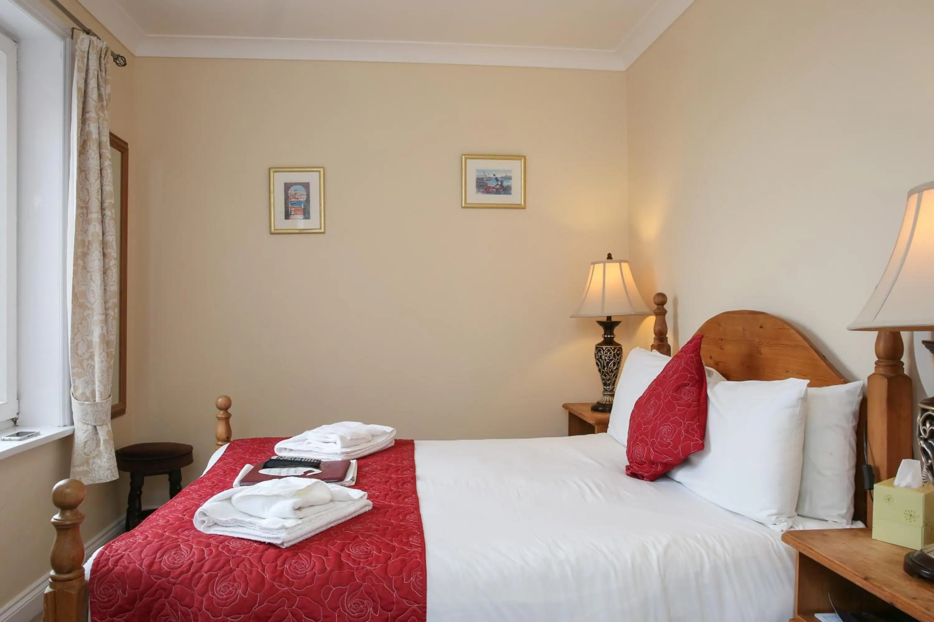 Bed in The Seacliffe - Whitby