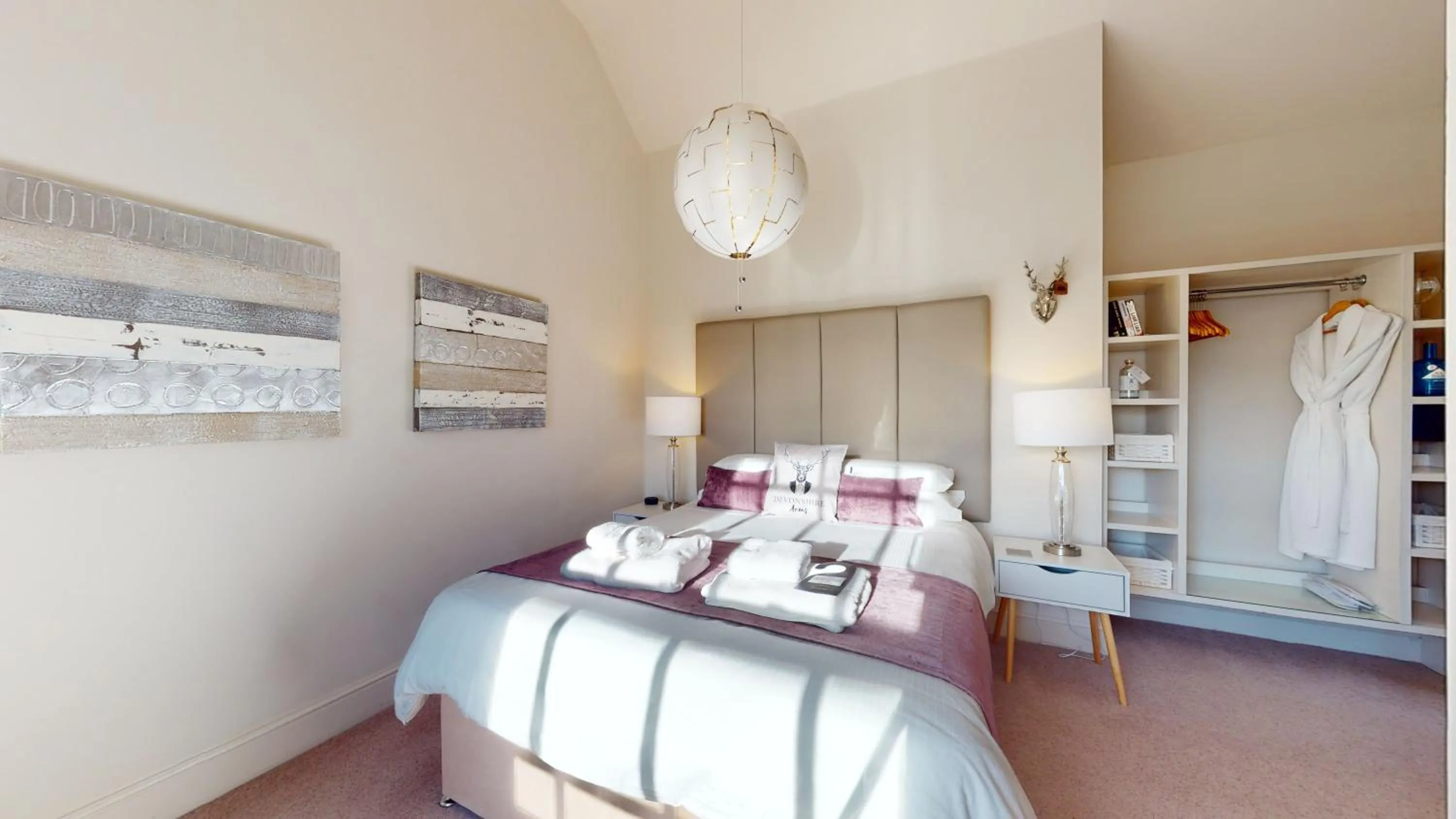 Bedroom, Bed in The Devonshire Arms