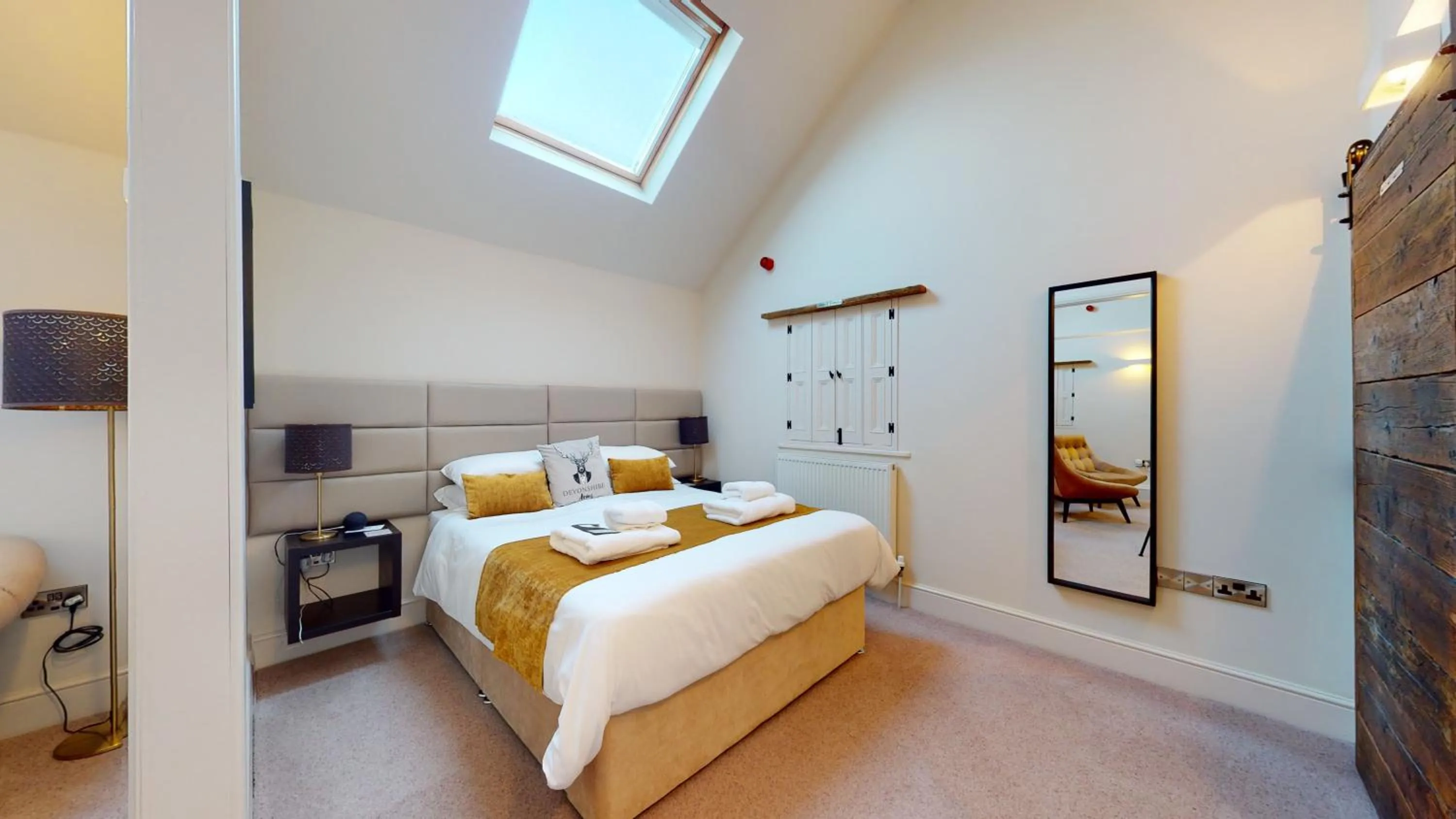 Bedroom, Bed in The Devonshire Arms