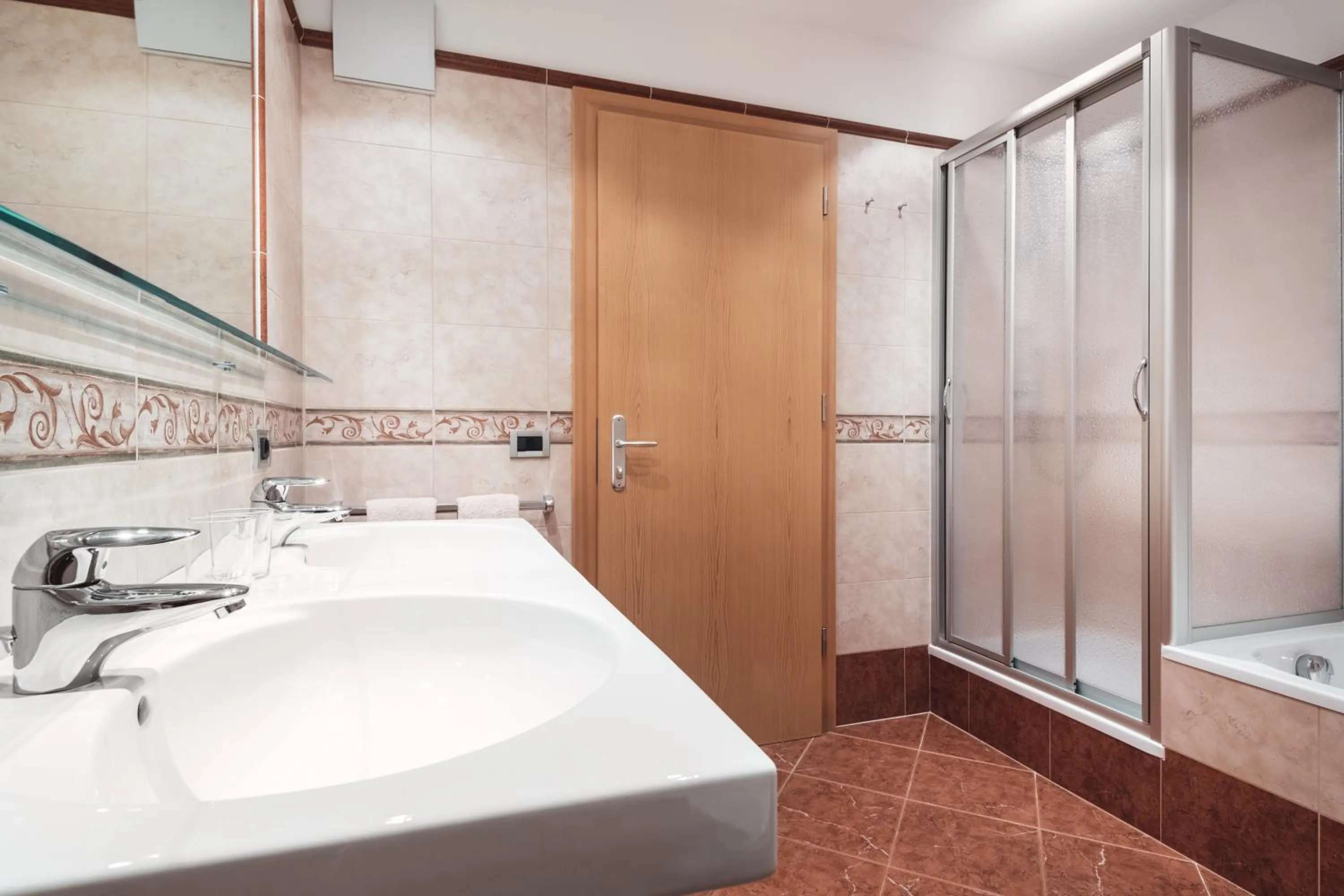 Shower in BergHotel Majarei