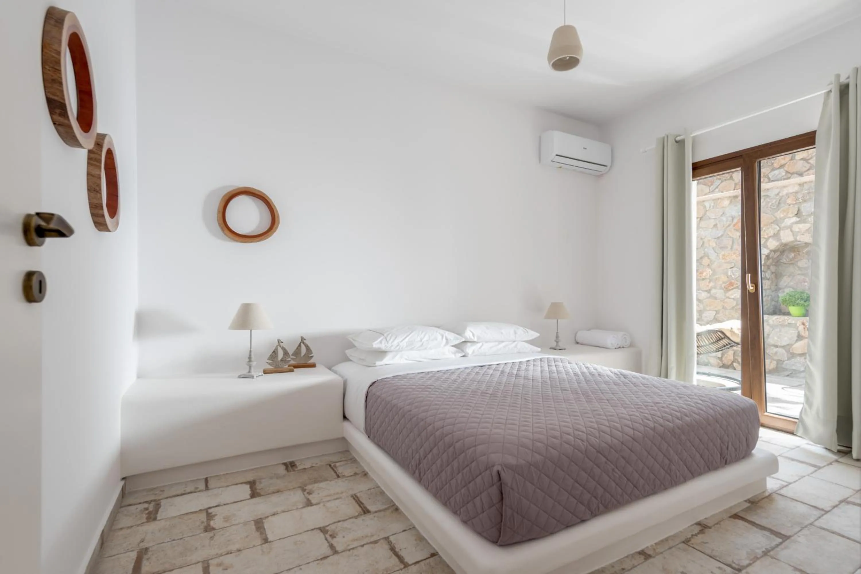 Bed in Elia Residences Santorini