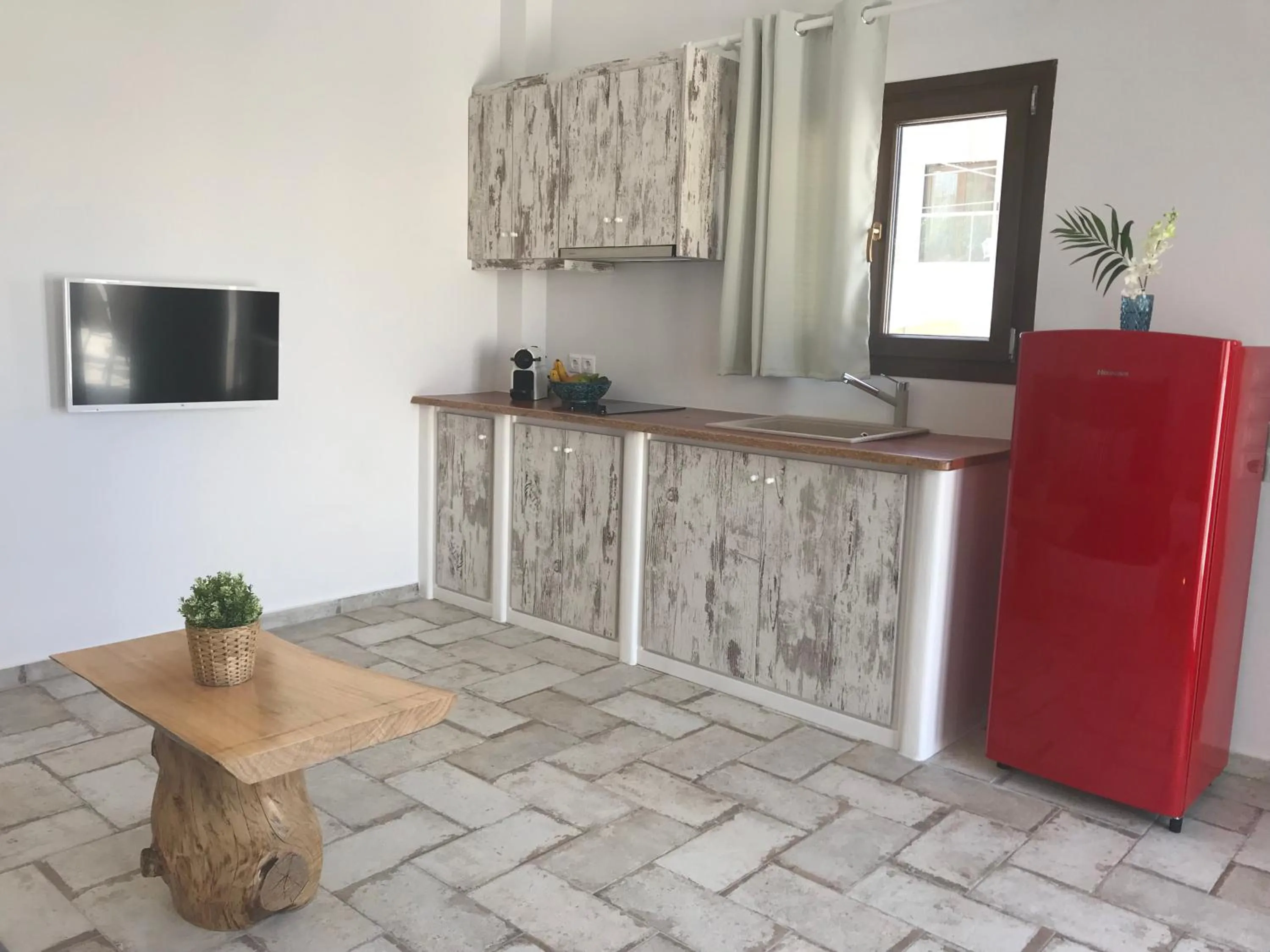 TV and multimedia in Elia Residences Santorini