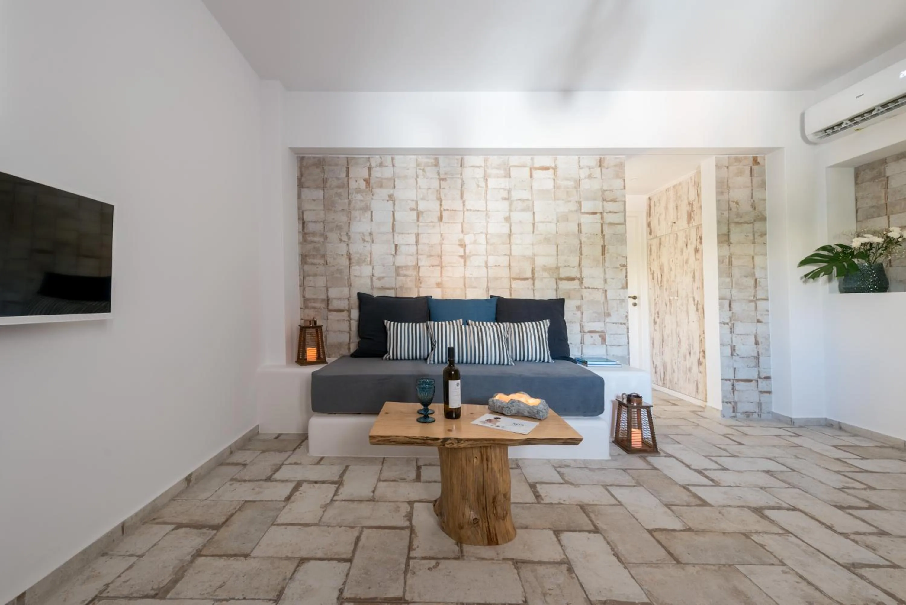 Living room in Elia Residences Santorini