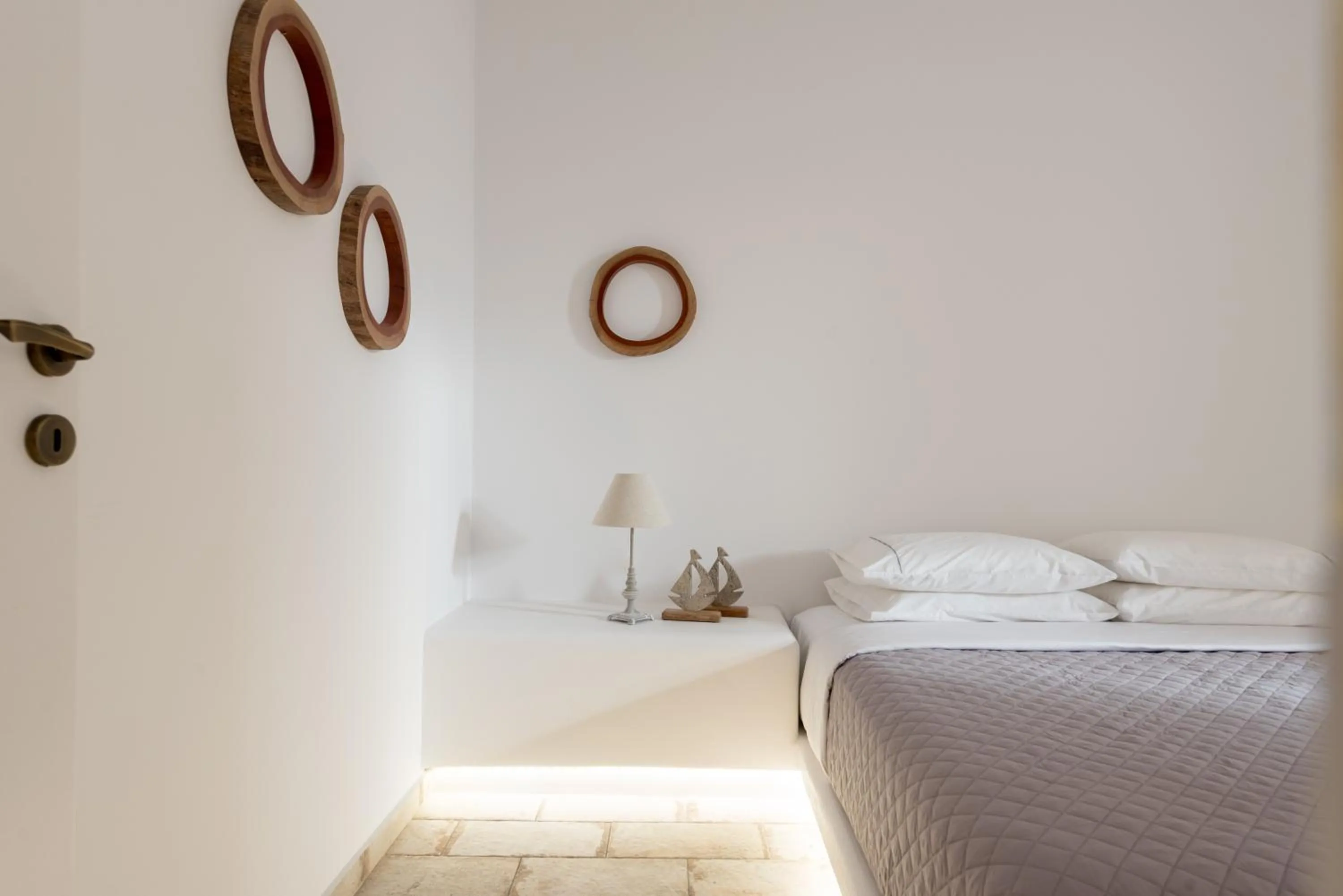 Bed in Elia Residences Santorini